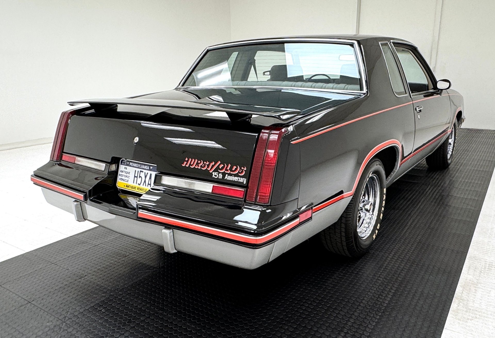 1983 Oldsmobile Cutlass - Hurst/Olds 15th Anniversary 2 Door Hardtop, foto 5