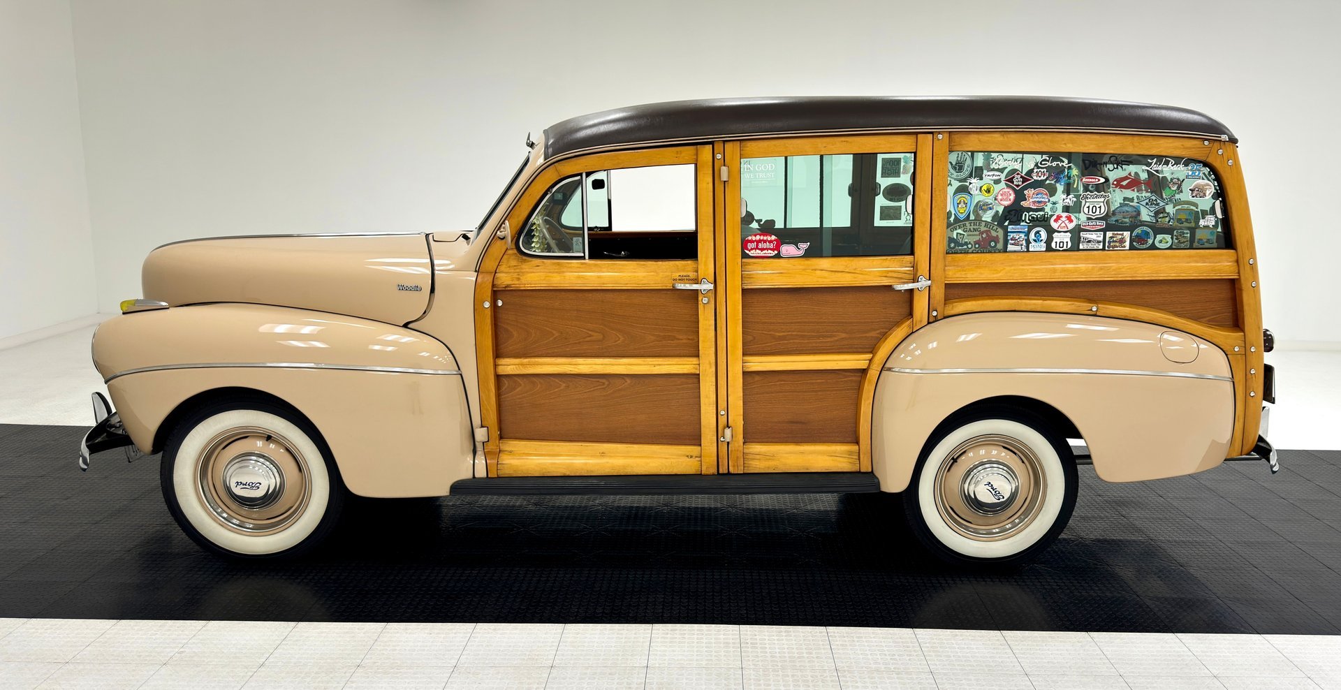 1941 Ford Super Deluxe - Woody Station Wagon, foto 2