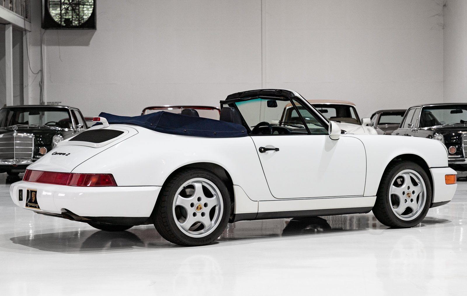 1993 Porsche 911 / 964 Carrera - CARRERA 2 CABRIOLET (FIVE-SPEED MANUAL) FIVE-SPEED MANUAL, foto 8