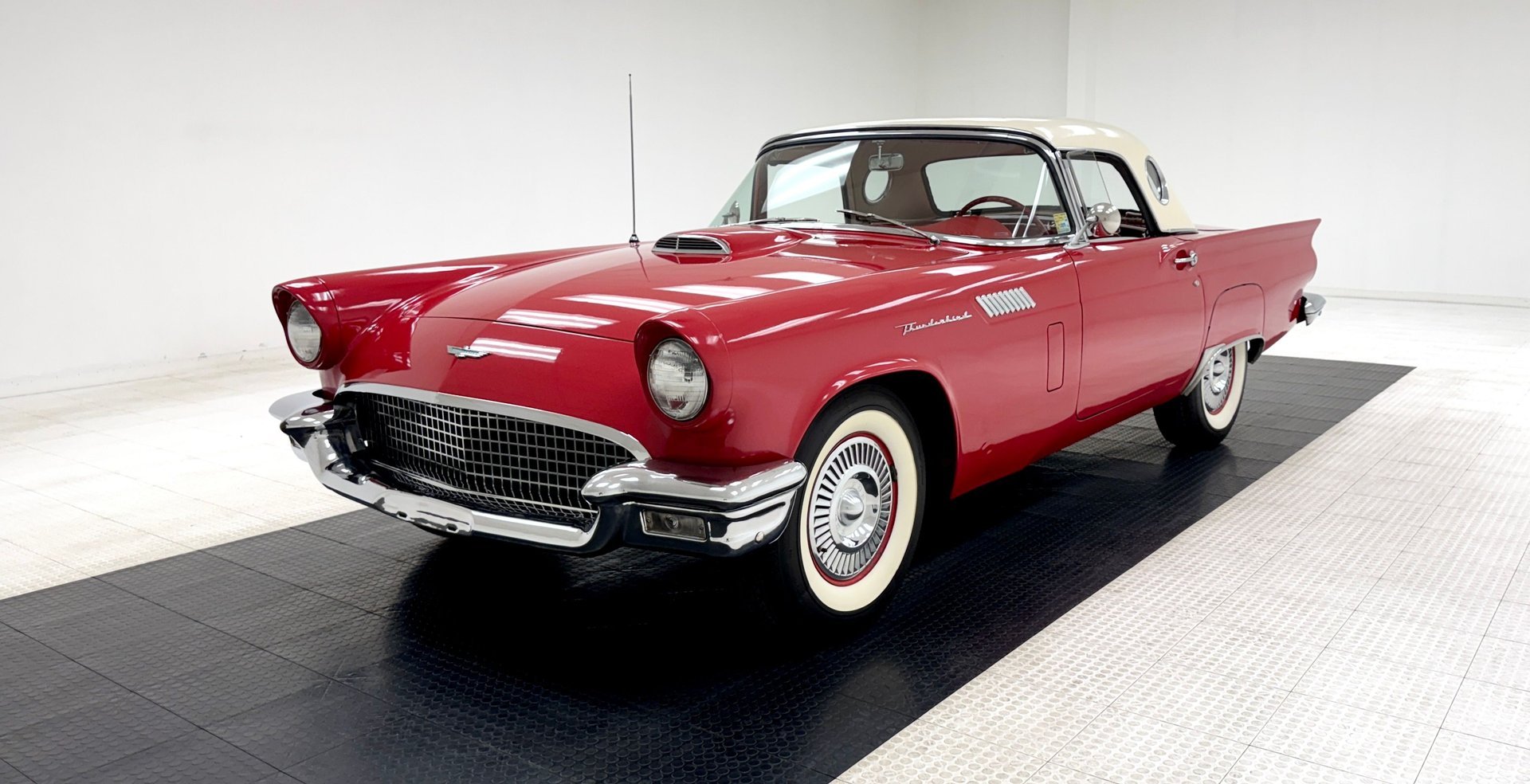 1957 Ford Thunderbird - Convertible, foto 1