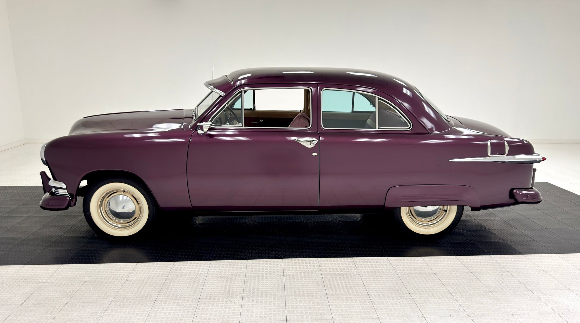 1951 Ford Custom - Tudor Sedan, foto 2