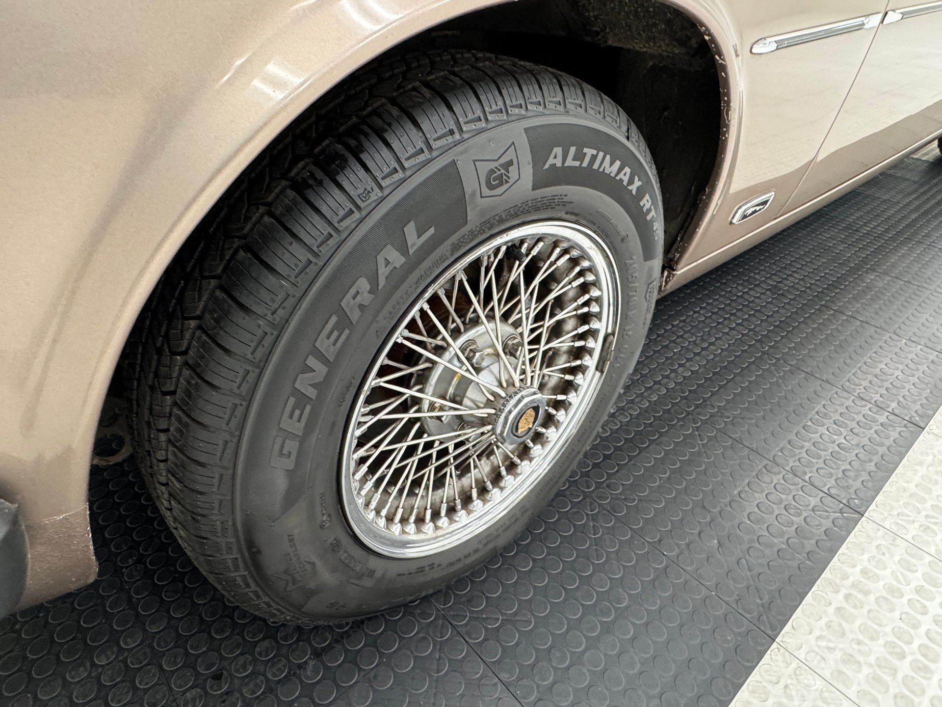 1986 Jaguar XJ6 - Vanden Plas 4 Door Saloon, foto 12