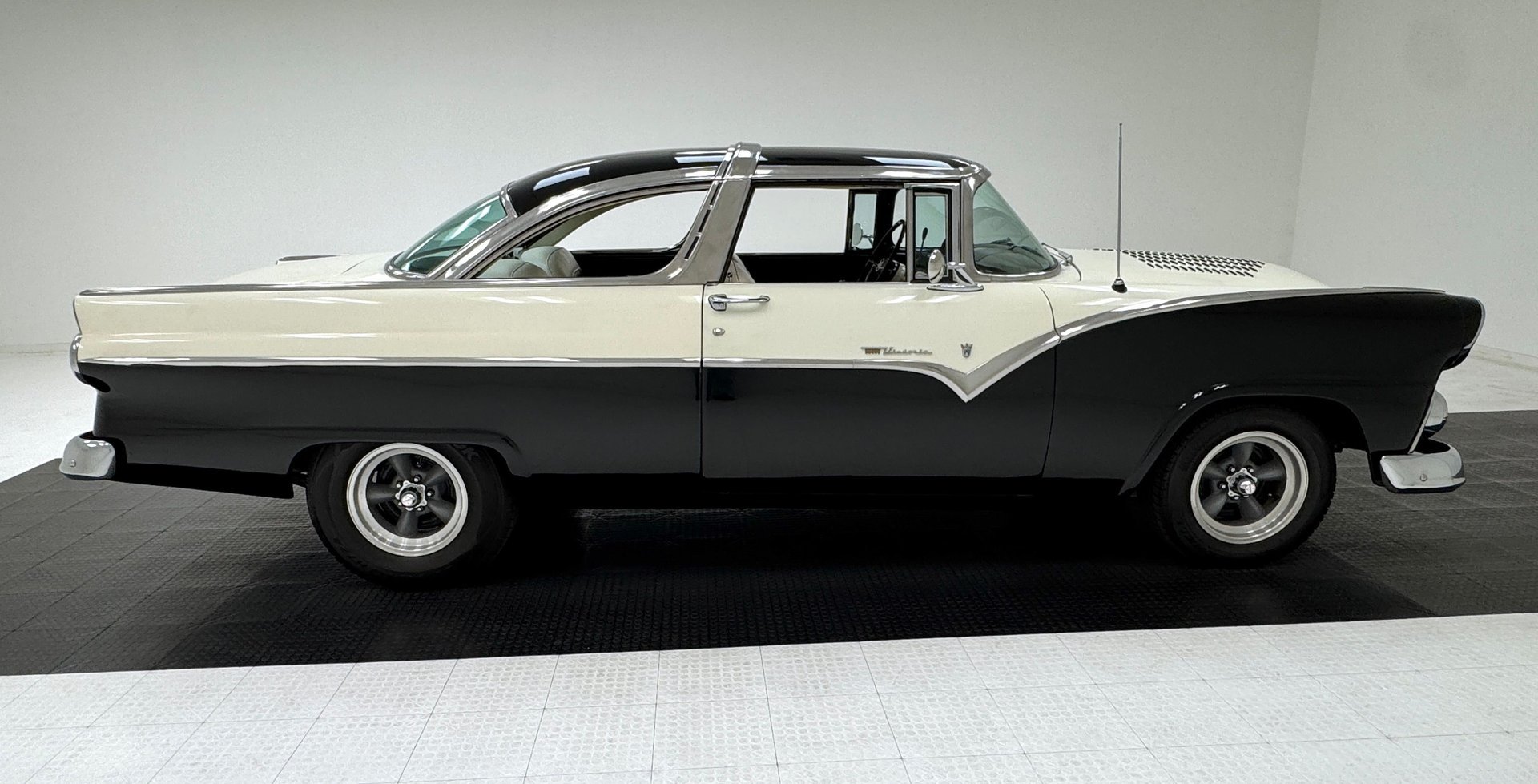1955 Ford Fairlane - Crown Victoria 2 Door Hardtop, foto 6