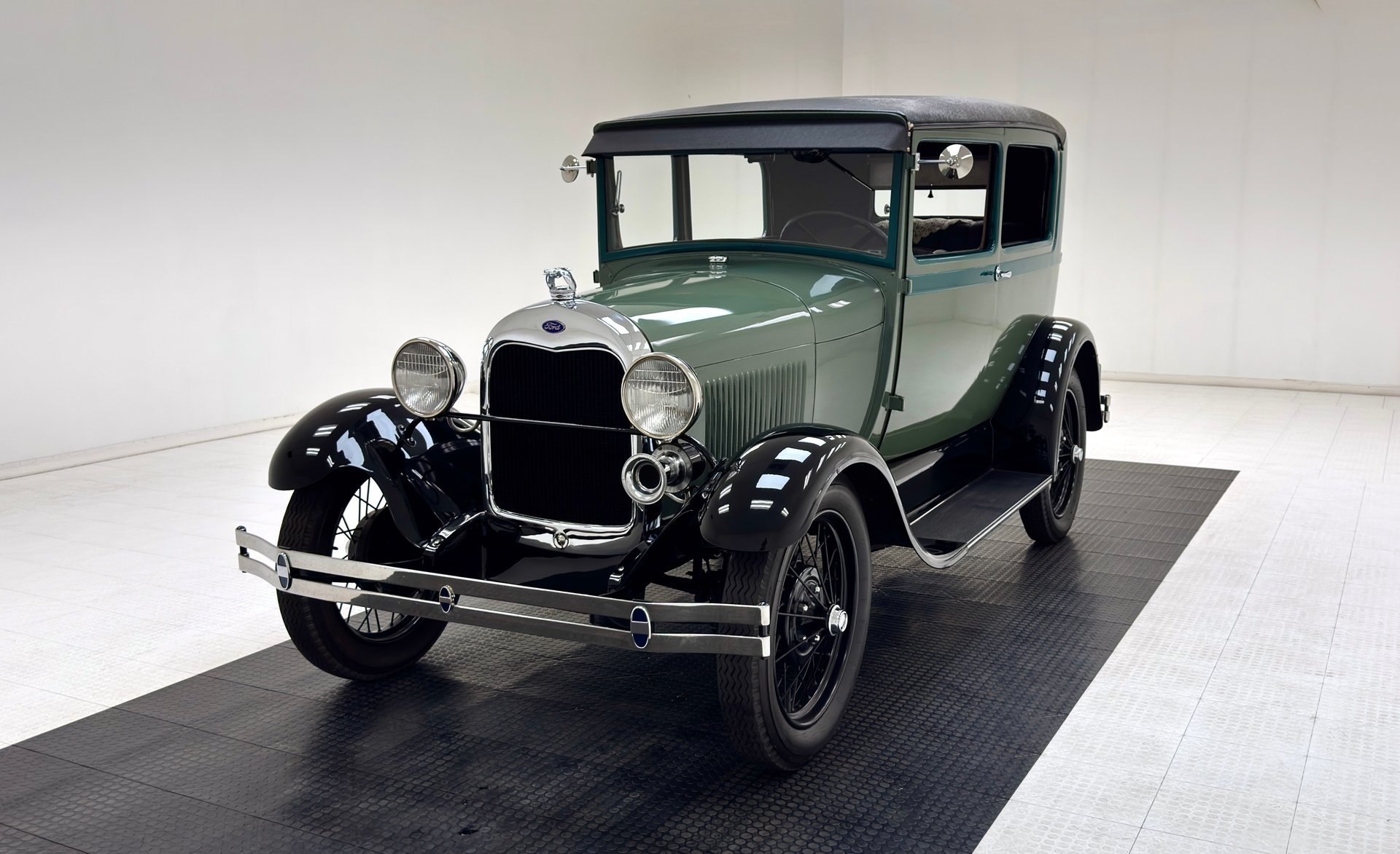 1929 Ford Model A - Tudor Sedan, foto 1