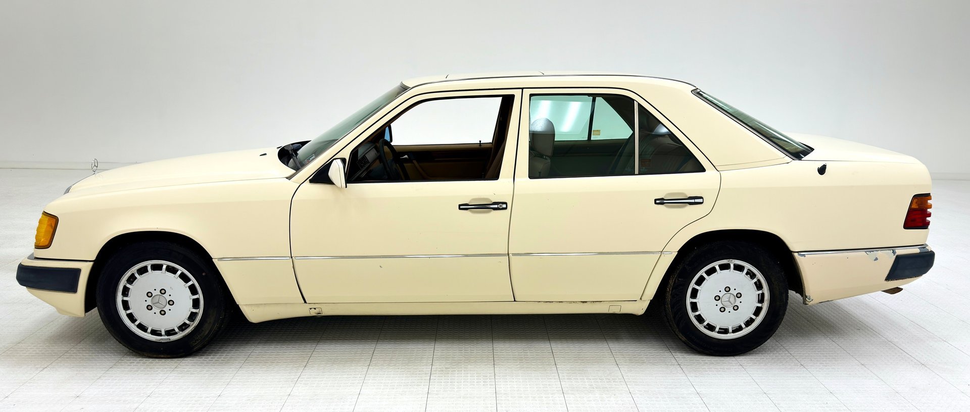 1993 Mercedes-Benz E-Class - 2.5 Turbo Sedan, foto 2
