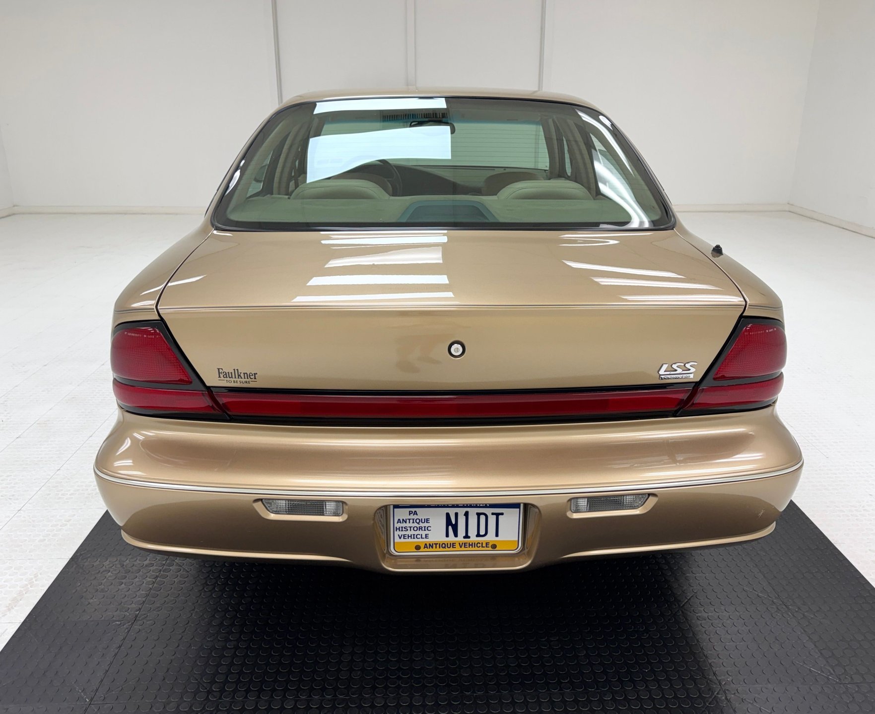 1998 Oldsmobile LSS - 4 Door Sedan, foto 4