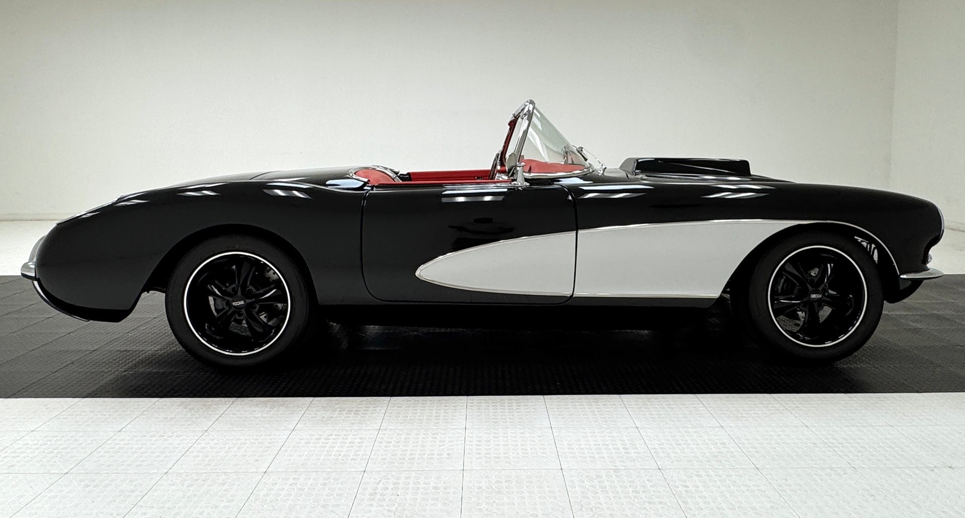 1957 Chevrolet Corvette - Roadster Replica, foto 6