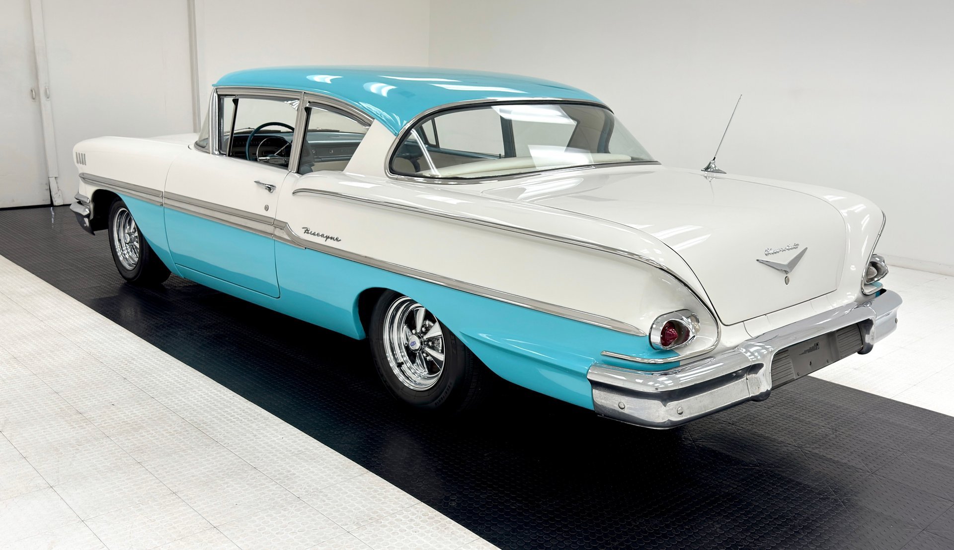 1958 Chevrolet Biscayne - 2 Door Sedan, foto 3
