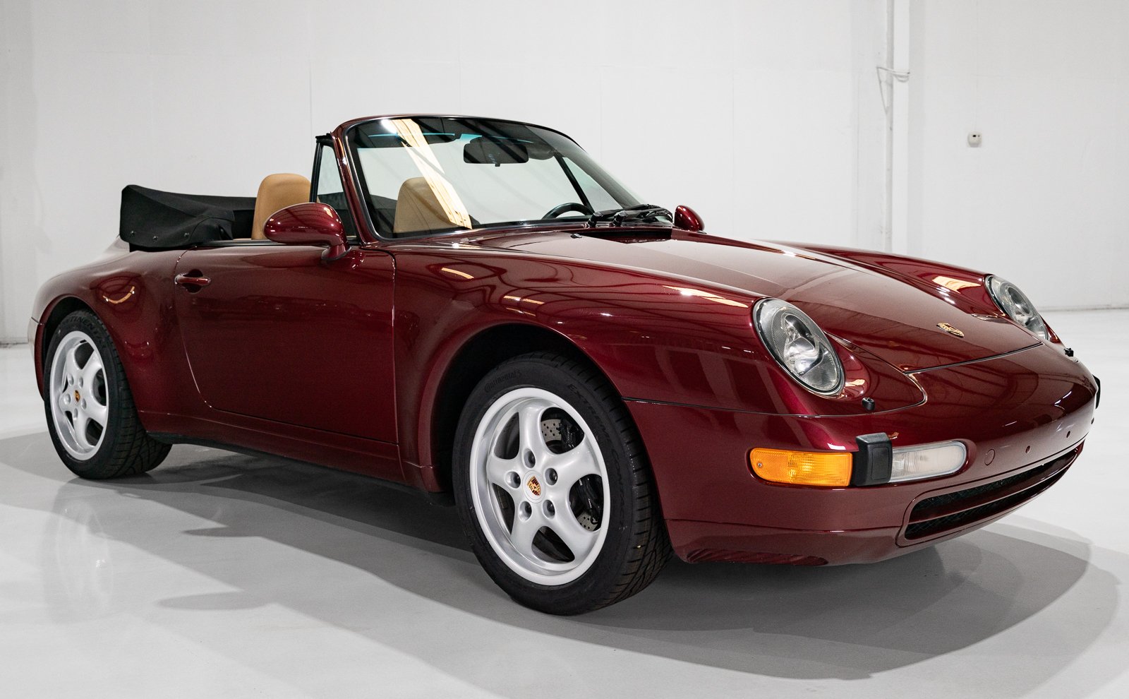 1998 Porsche 911 / 993 Carrera - CARRERA CABRIOLET (SIX-SPEED MANUAL, ONLY 9,540 MILES) SIX-SPEED MANUAL, ONLY 9,540 MILES, foto 7