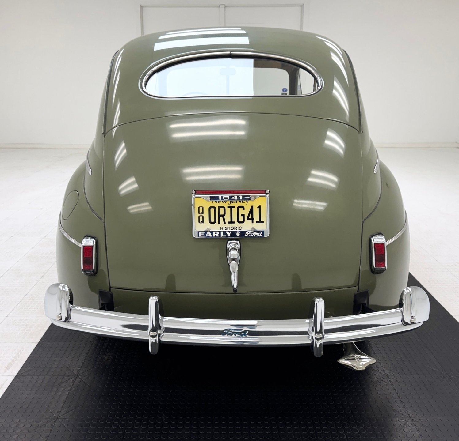 1941 Ford Super Deluxe - Tudor Sedan, foto 4