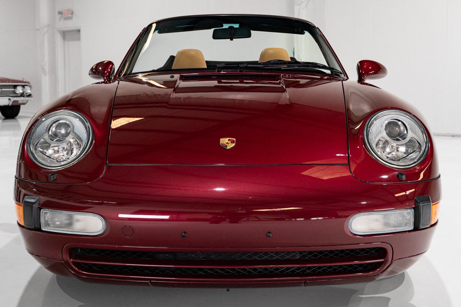 1997 Porsche 911 / 993 Carrera - CARRERA 4 CABRIOLET (SIX-SPEED MANUAL, ONLY 16,802 MILES) SIX-SPEED MANUAL, ONLY 16,802 MILES, foto 6