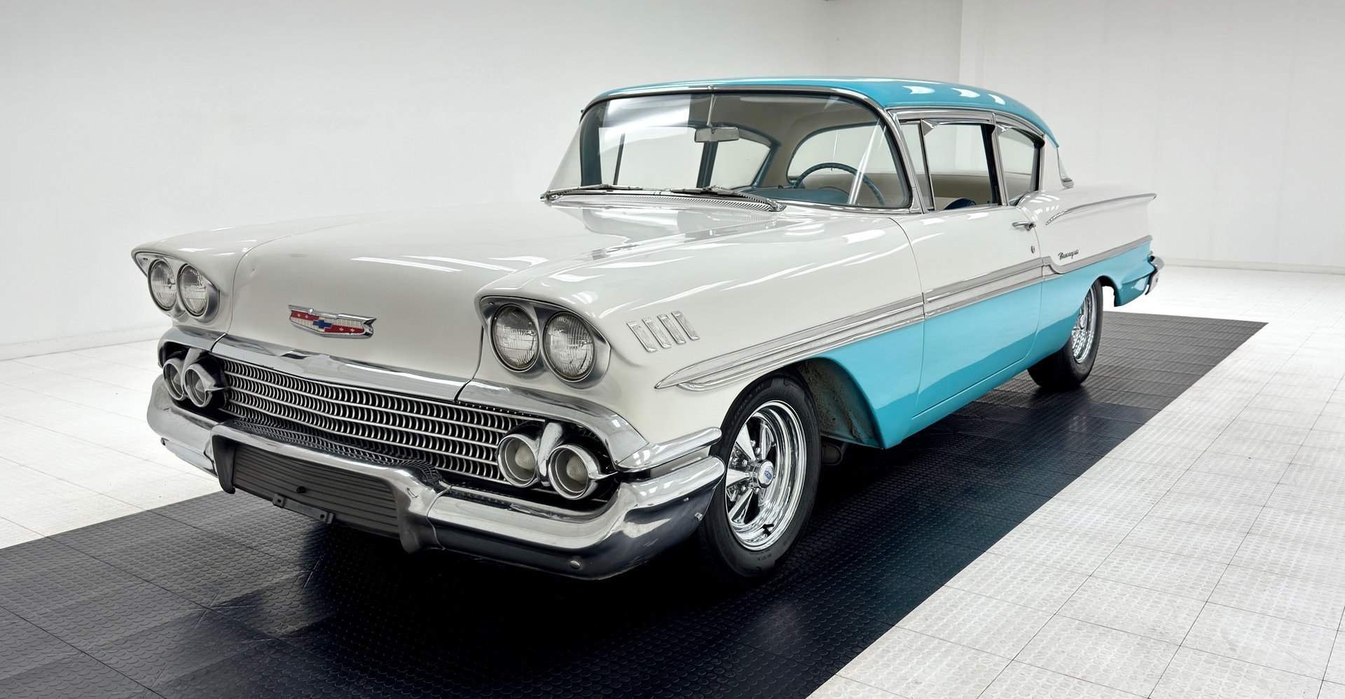 1958 Chevrolet Biscayne - 2 Door Sedan, foto 1