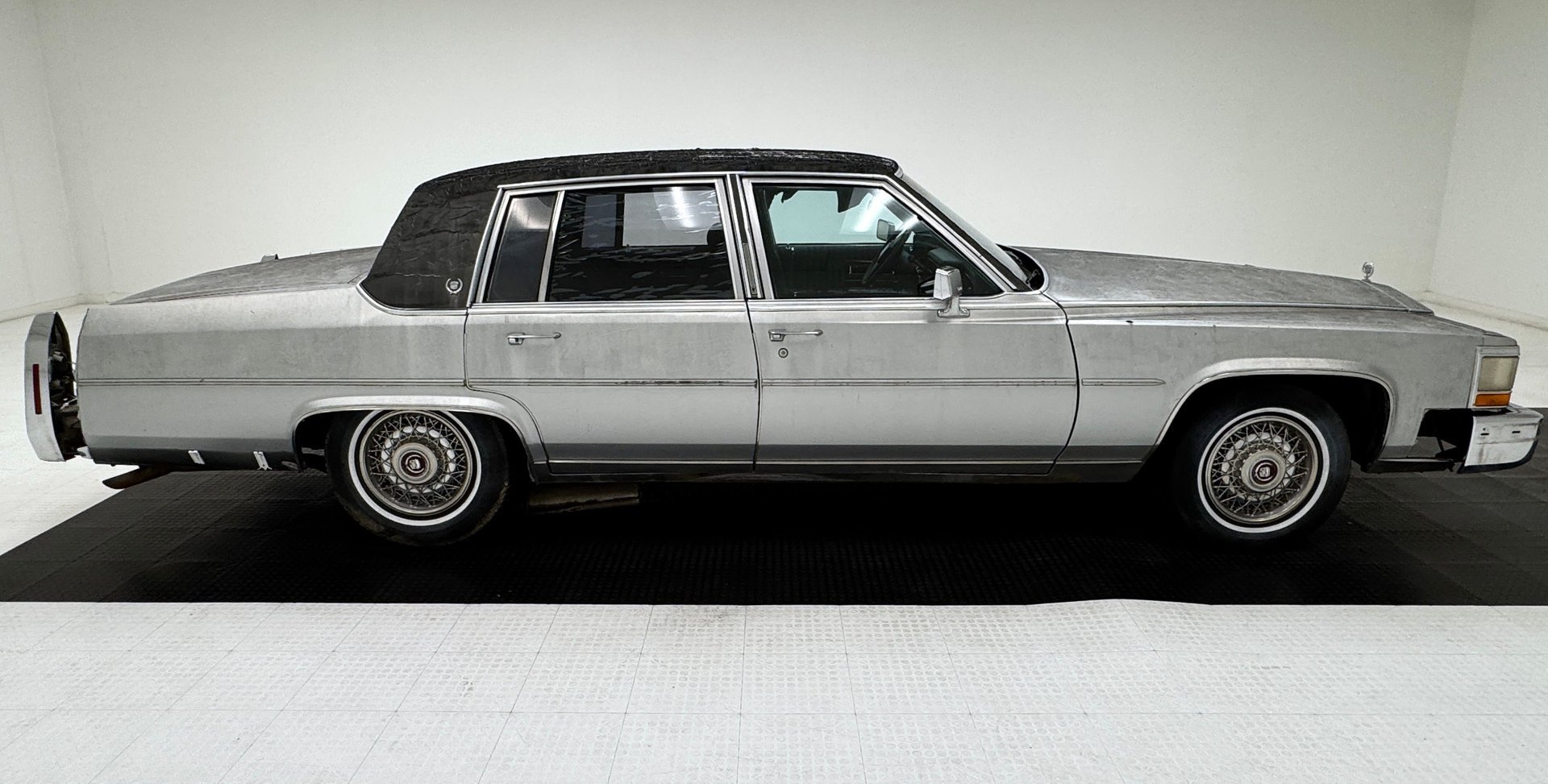 1989 Cadillac Fleetwood - 4 Door Sedan, foto 6