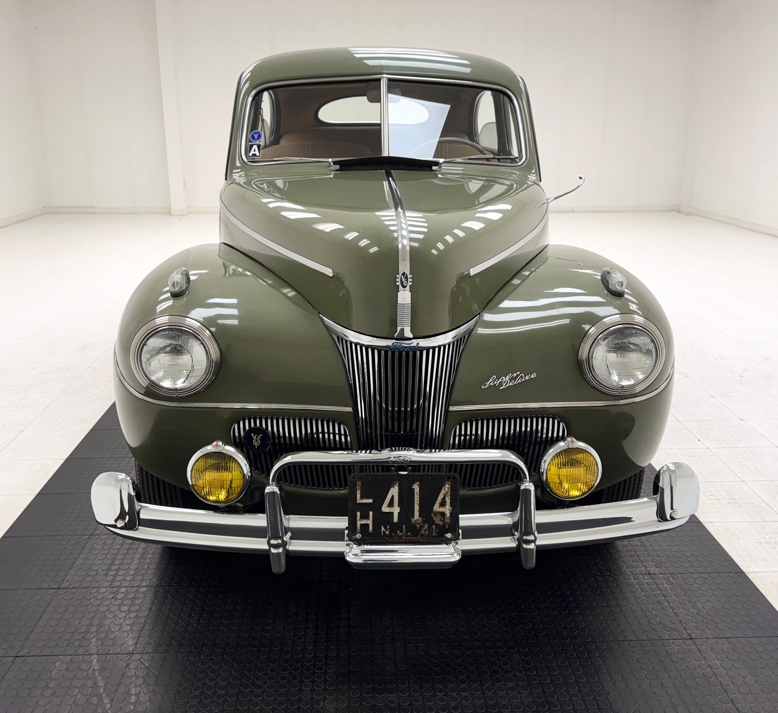1941 Ford Super Deluxe - Tudor Sedan, foto 8