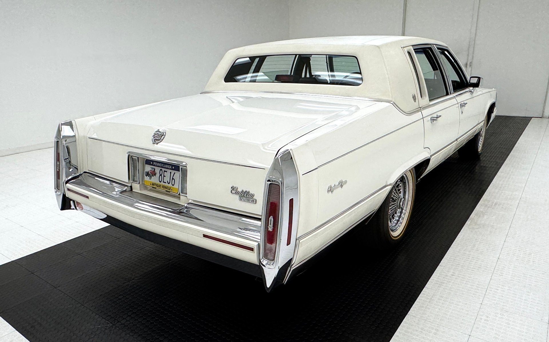 1992 Cadillac Brougham - d'Elegance Sedan, foto 5