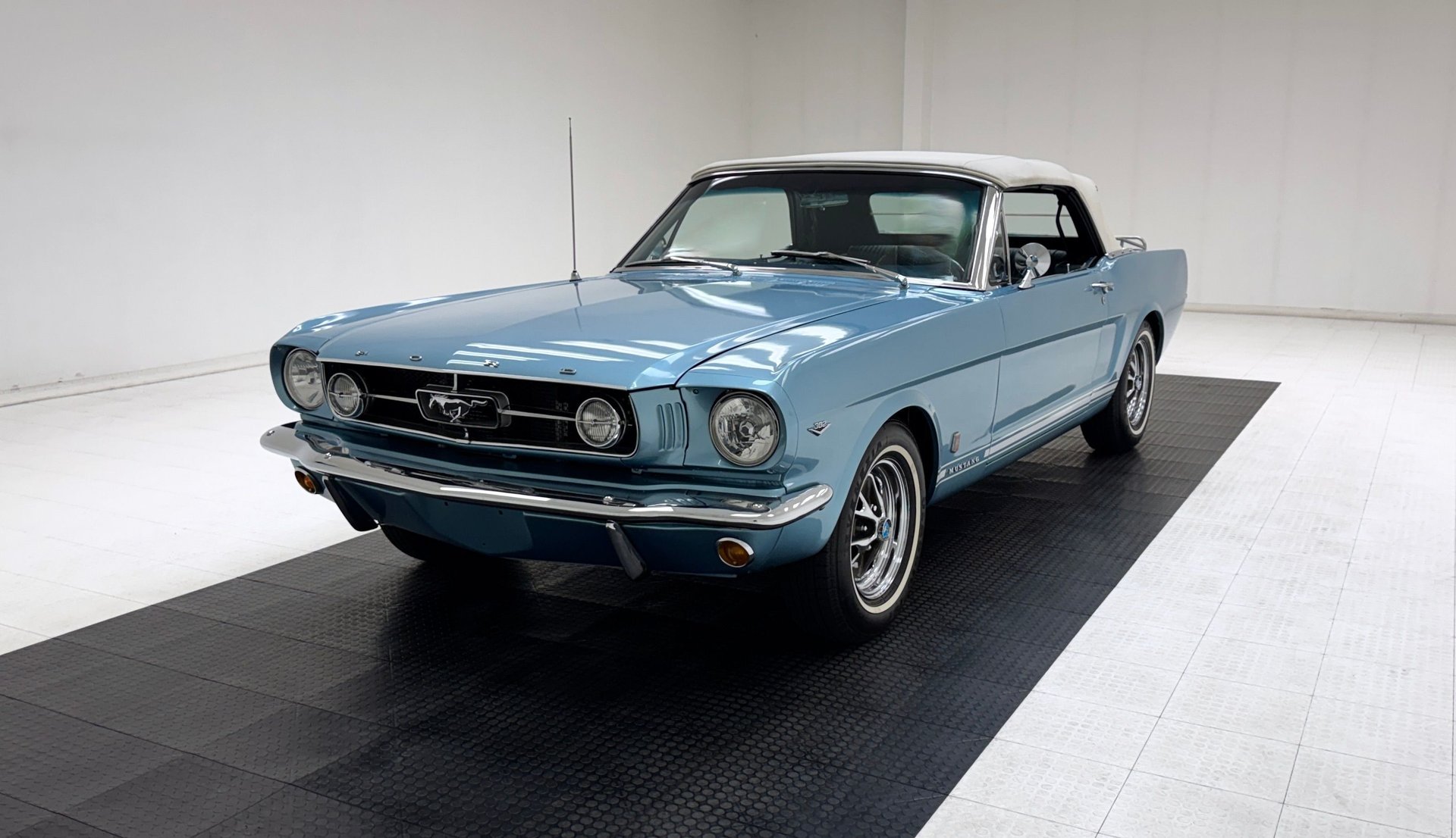 1965 Ford Mustang - Convertible, foto 1