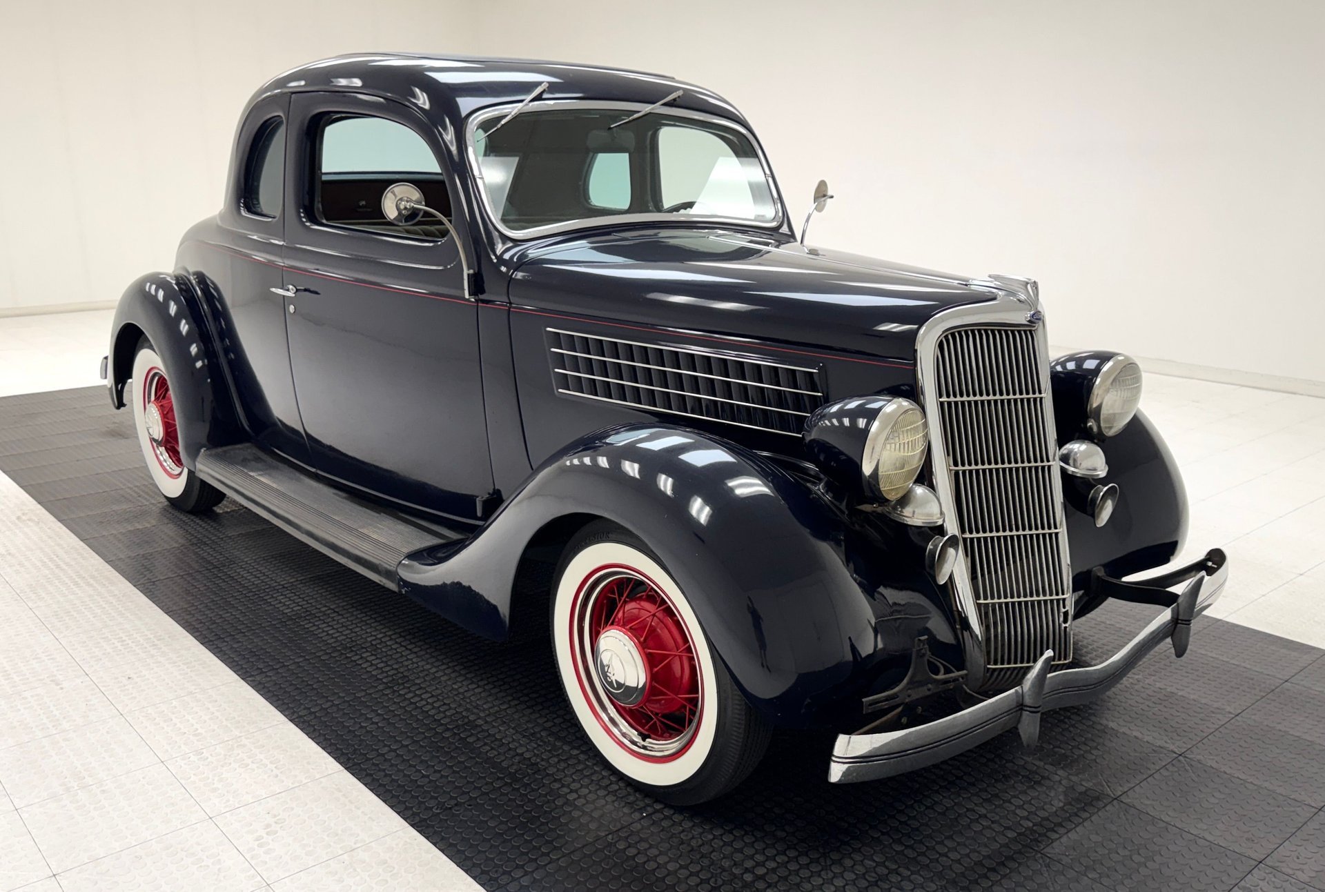 1935 Ford Model 48 - V8 Series 5 Window Coupe, foto 7