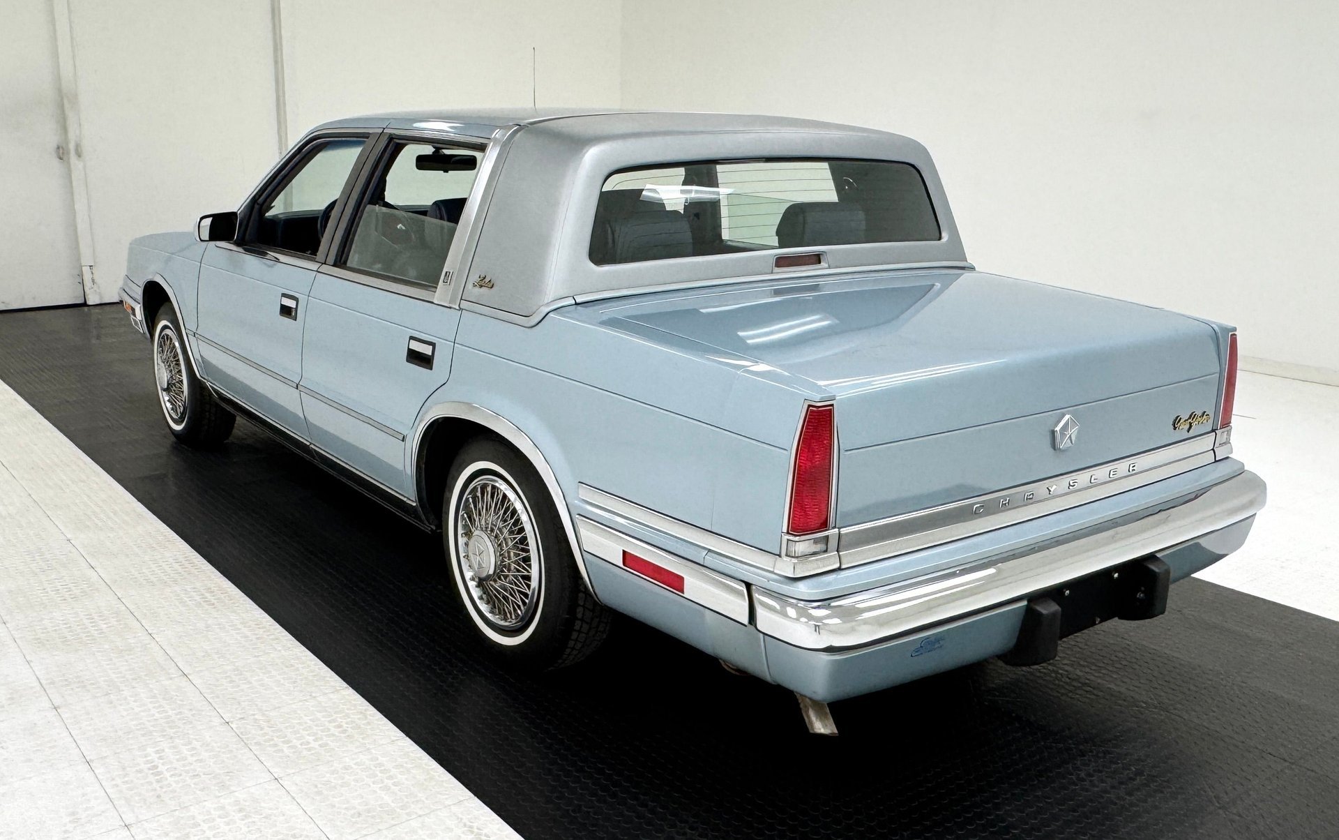 1988 Chrysler New Yorker - Mark Cross Landau Sedan, foto 3