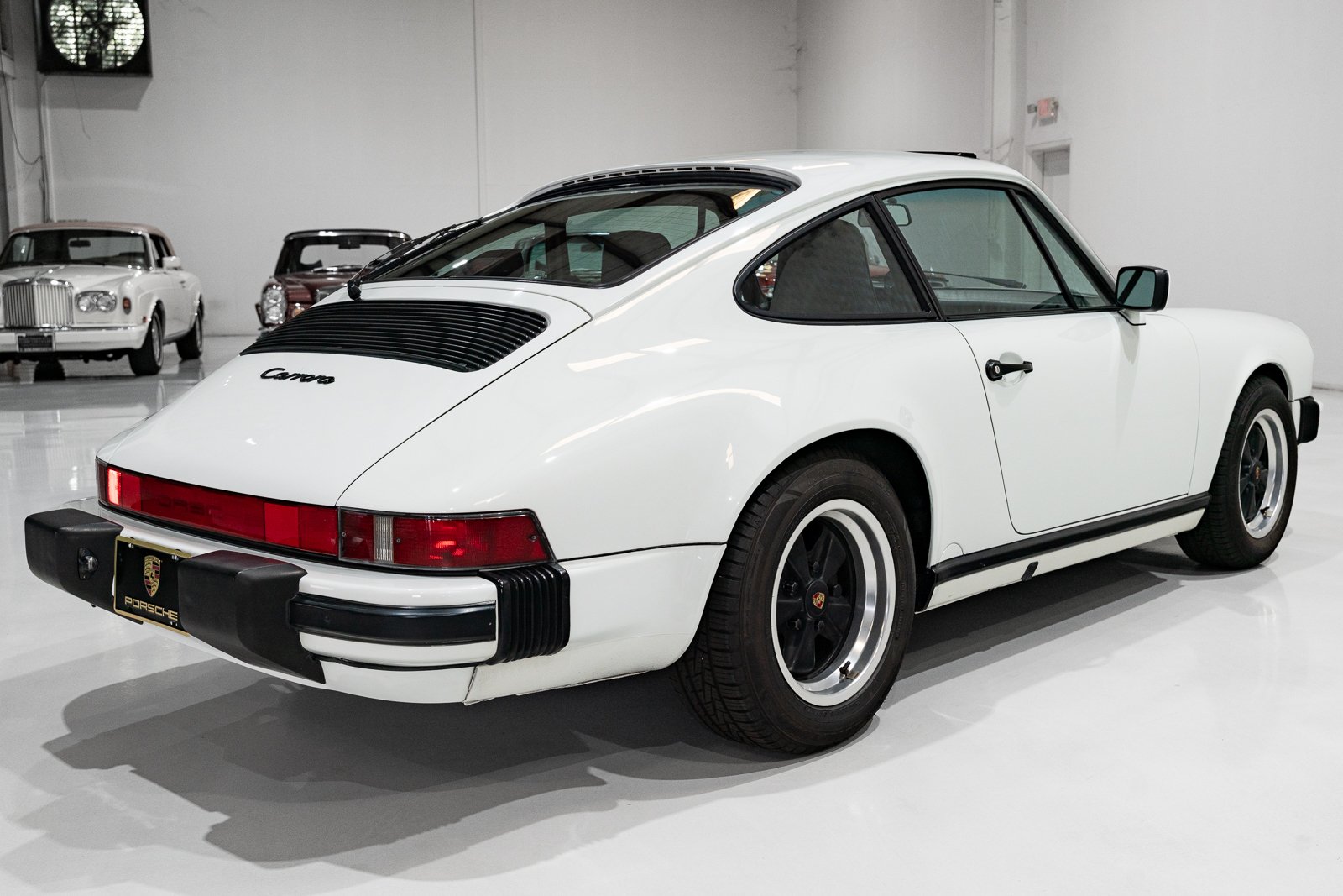 1987 Porsche 911 "G" - CARRERA 3.2 SUNROOF COUPE (G50 FIVE-SPEED, ONLY 35,950 MILES) G50 FIVE-SPEED, ONLY 35,950 MILES, foto 7