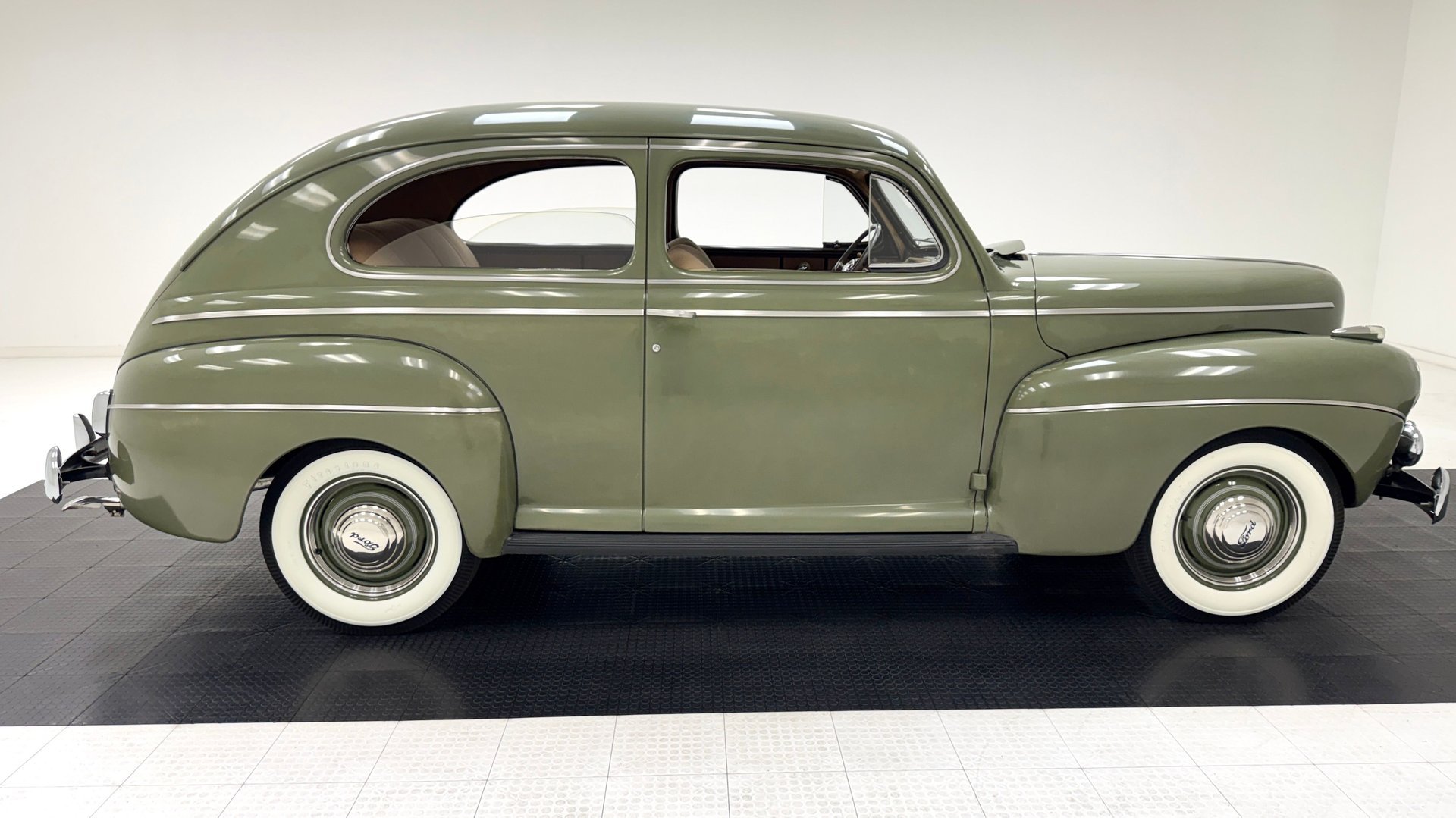 1941 Ford Super Deluxe - Tudor Sedan, foto 6