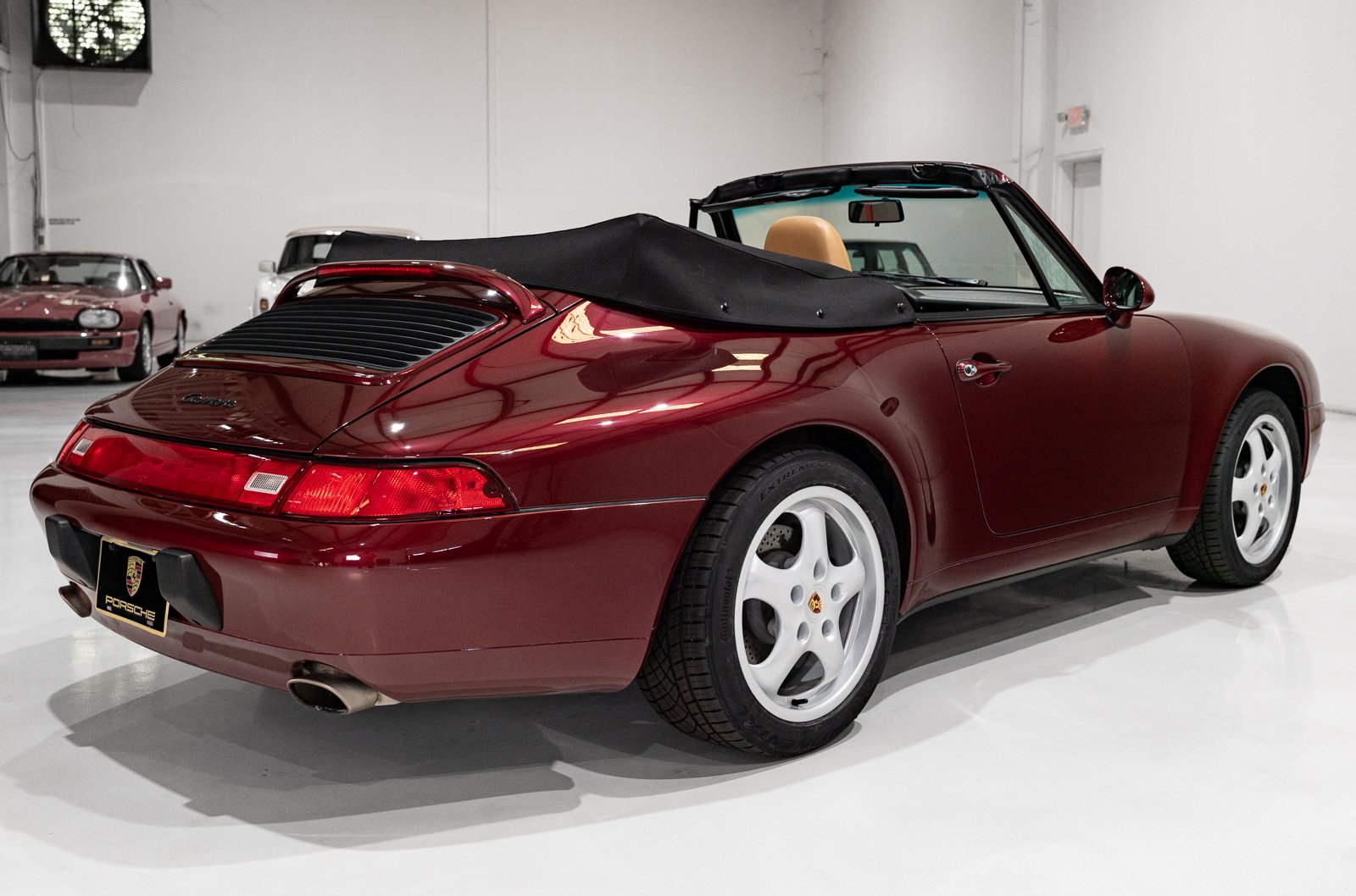 1998 Porsche 911 / 993 Carrera - CARRERA CABRIOLET (SIX-SPEED MANUAL, ONLY 9,540 MILES) SIX-SPEED MANUAL, ONLY 9,540 MILES, foto 9