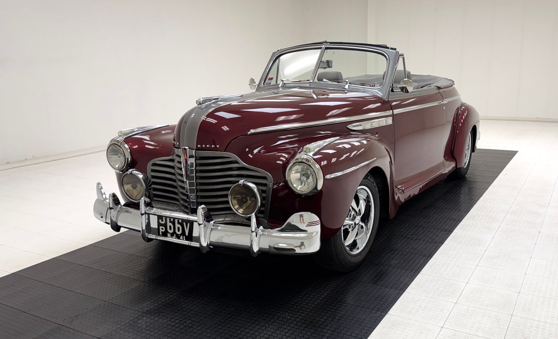 1941 Buick Model 44 - Model 44C Convertible, foto 2