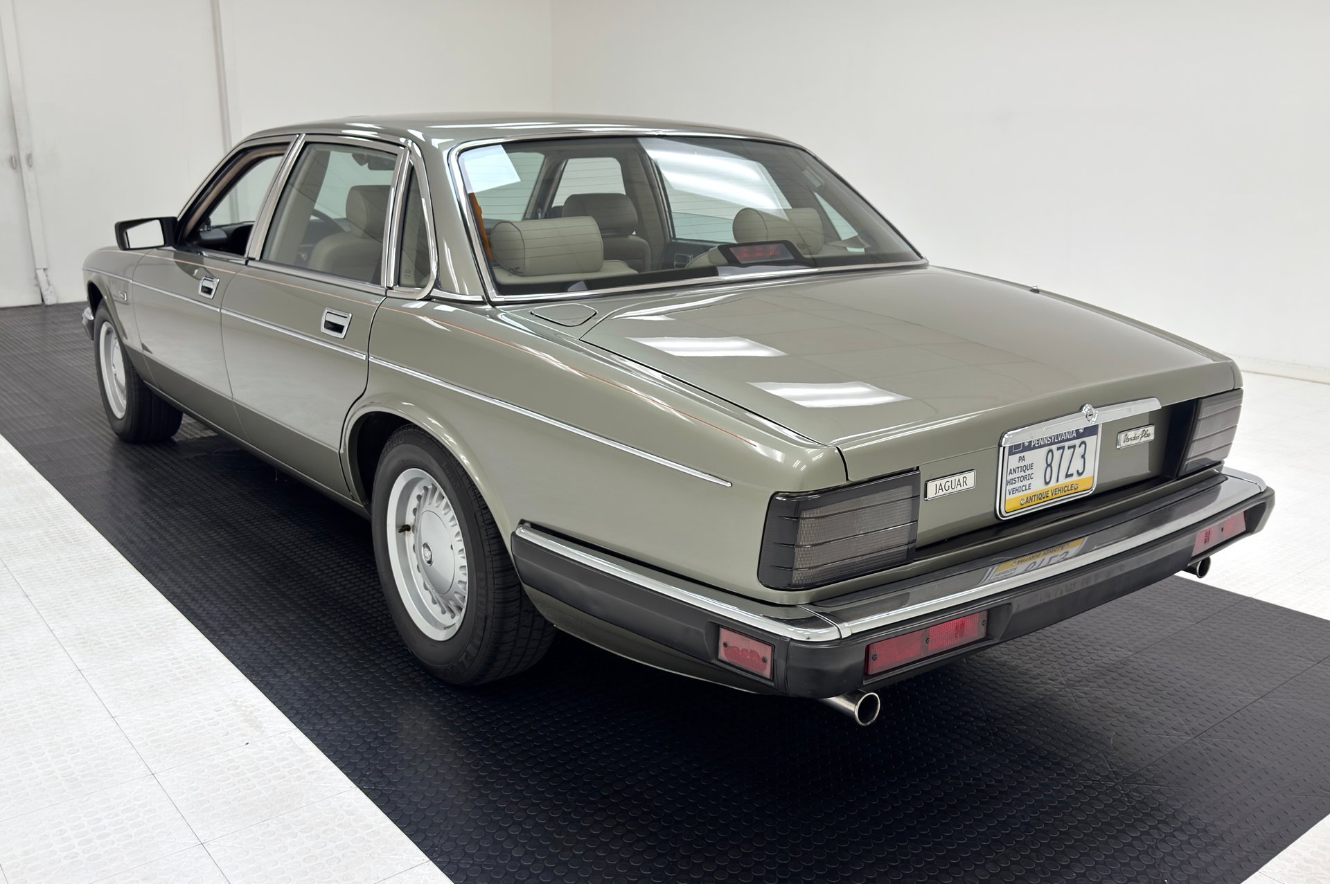 1989 Jaguar XJ40 - Vanden Plas 4 Door Saloon, foto 3
