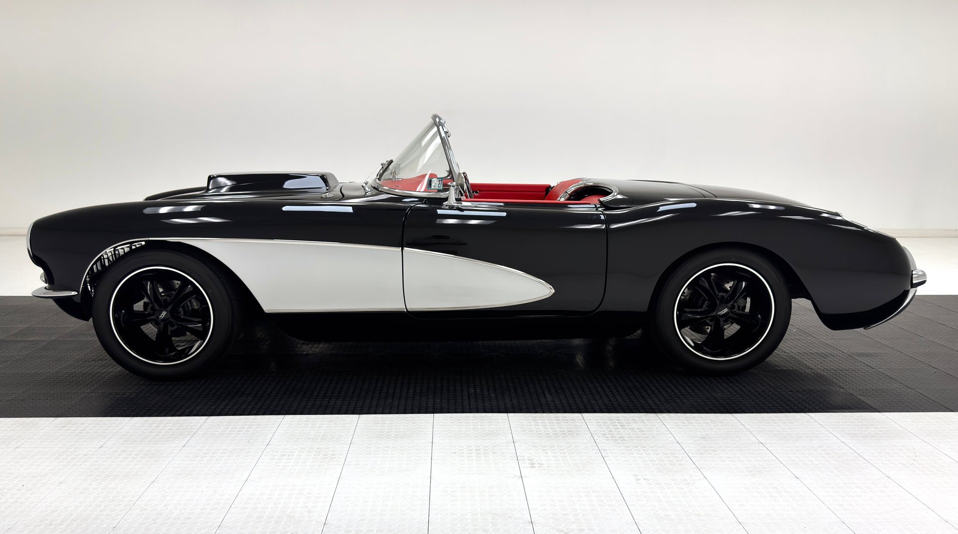 1957 Chevrolet Corvette - Roadster Replica, foto 2