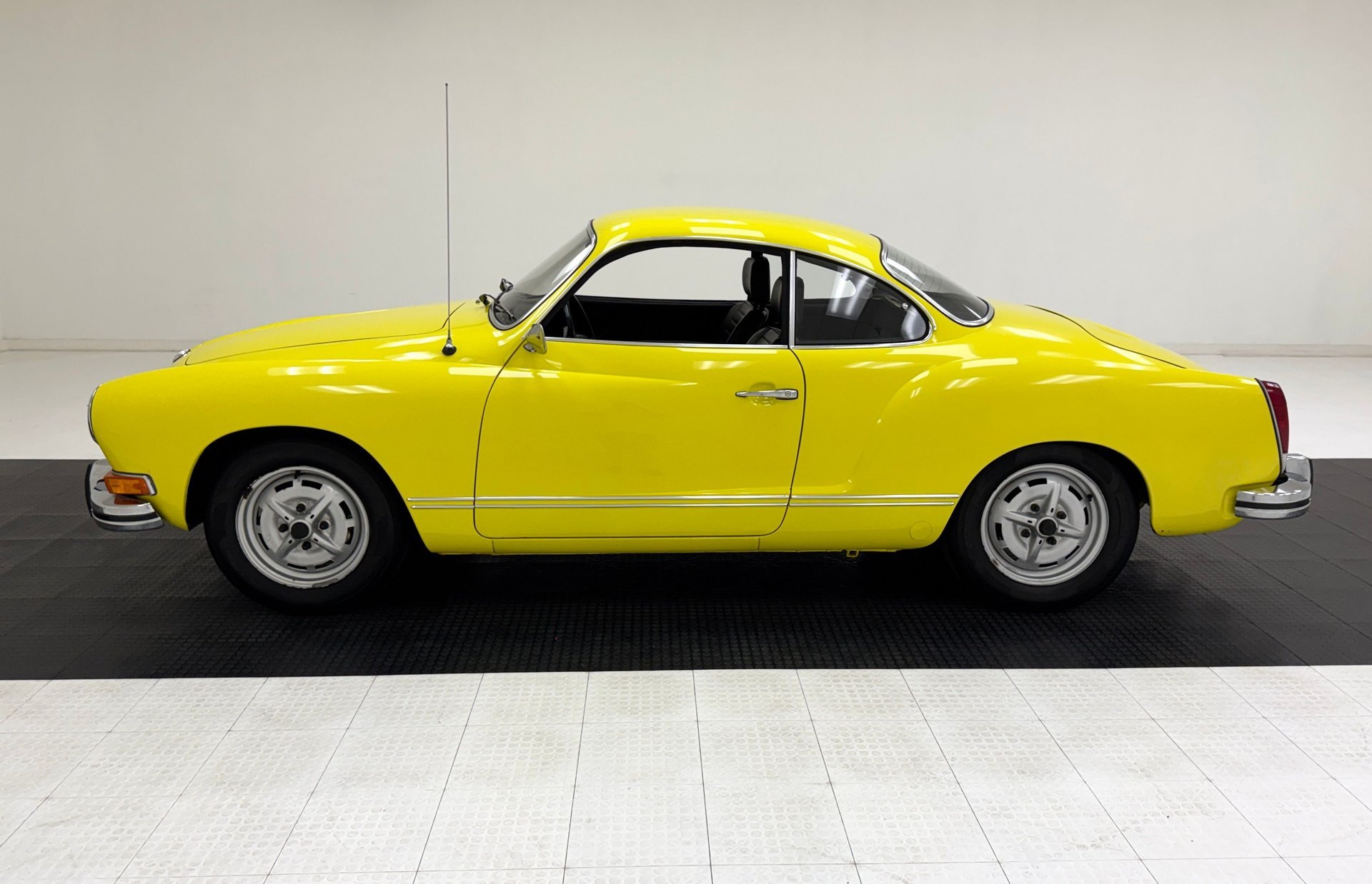 1974 VW Karmann Ghia - Coupe, foto 2