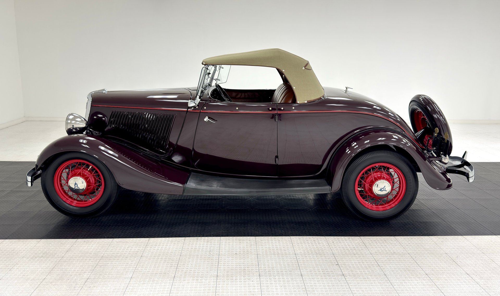 1934 Ford Deluxe - Deluxe Roadster, foto 3