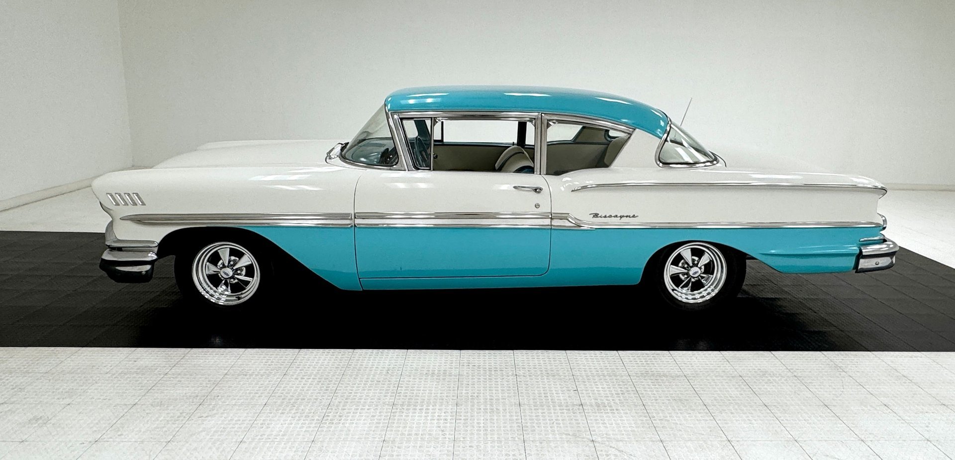 1958 Chevrolet Biscayne - 2 Door Sedan, foto 2