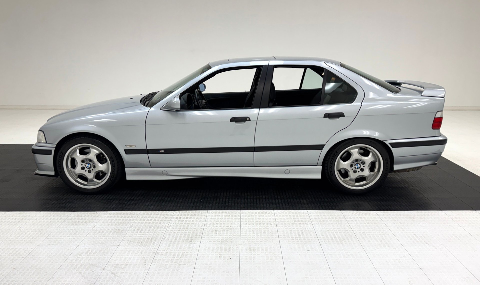 1998 BMW M3 - 4 Door Sedan, foto 2