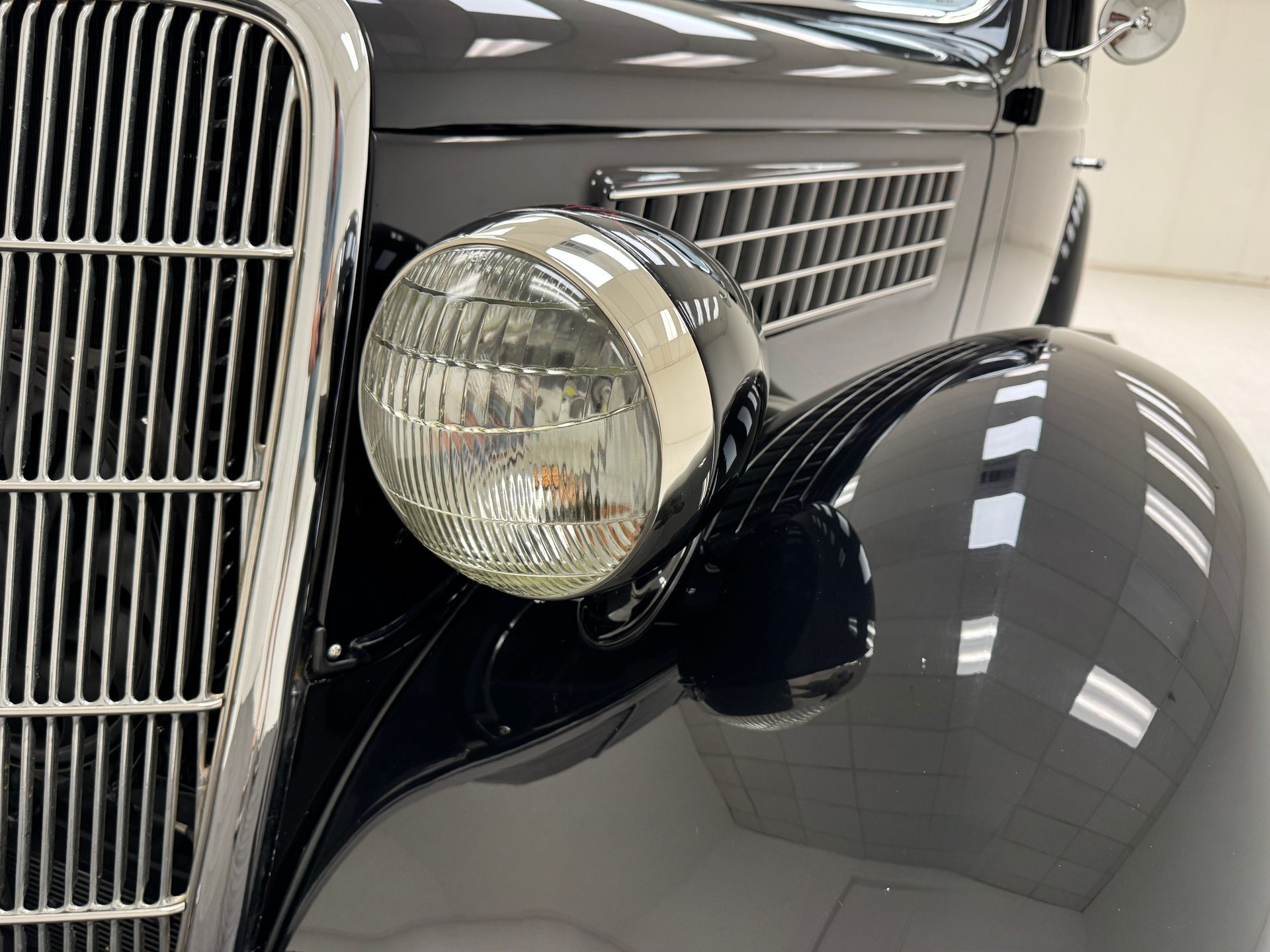 1935 Ford Model 48 - Deluxe Tudor Sedan, foto 11