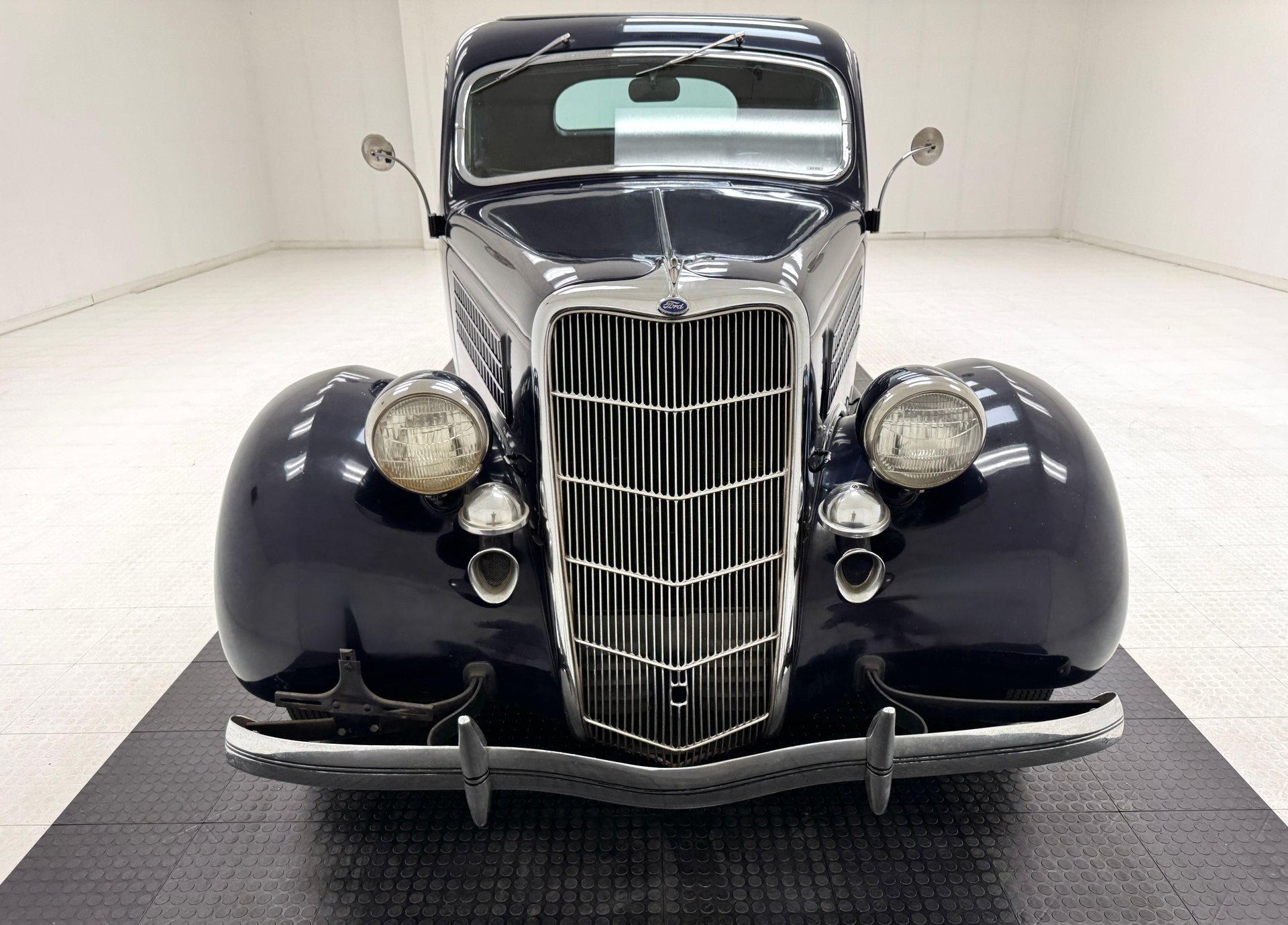 1935 Ford Model 48 - V8 Series 5 Window Coupe, foto 8