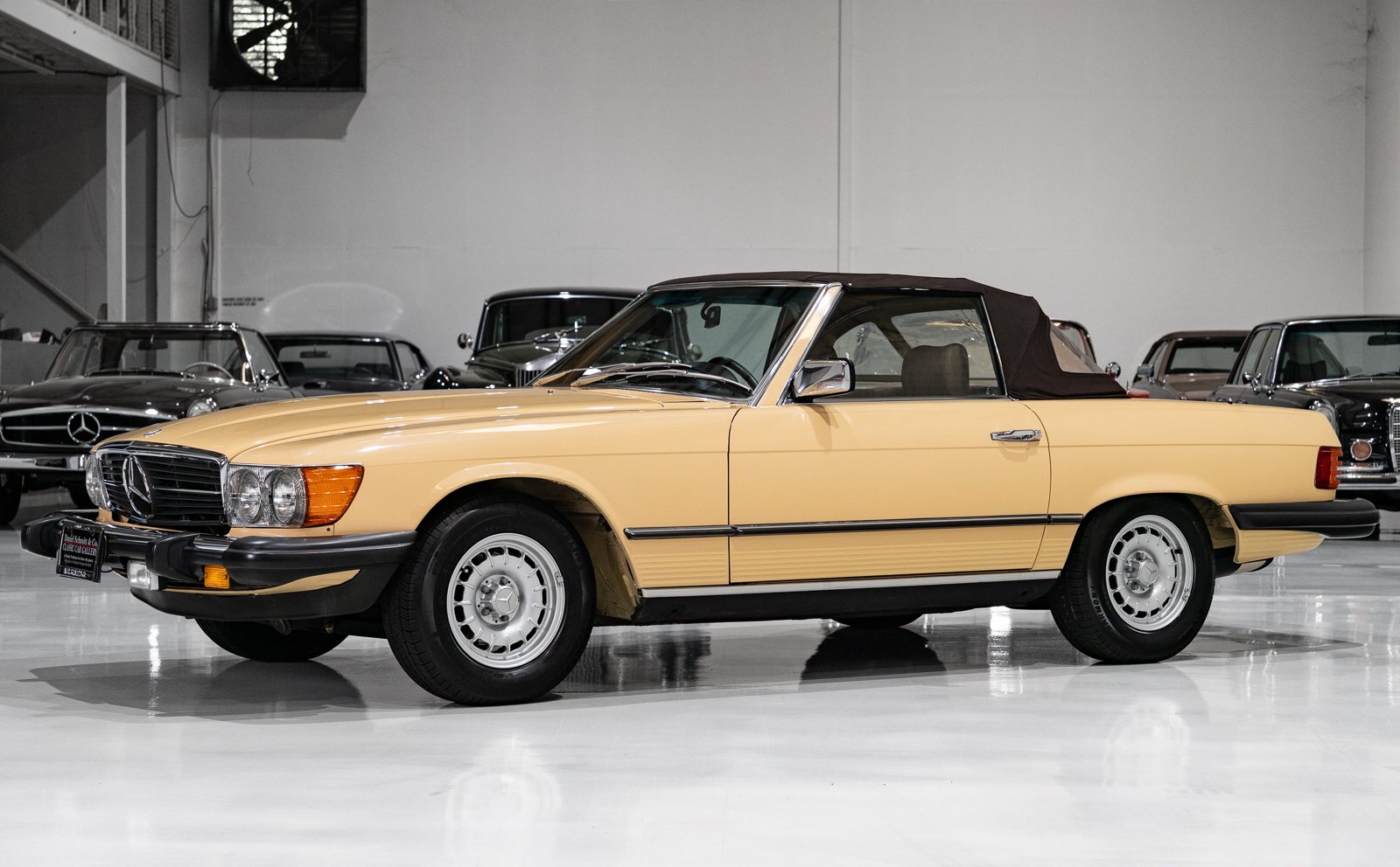1984 Mercedes-Benz SL - ROADSTER (ONLY 11,540 MILES) ONLY 11,540 MILES, foto 3