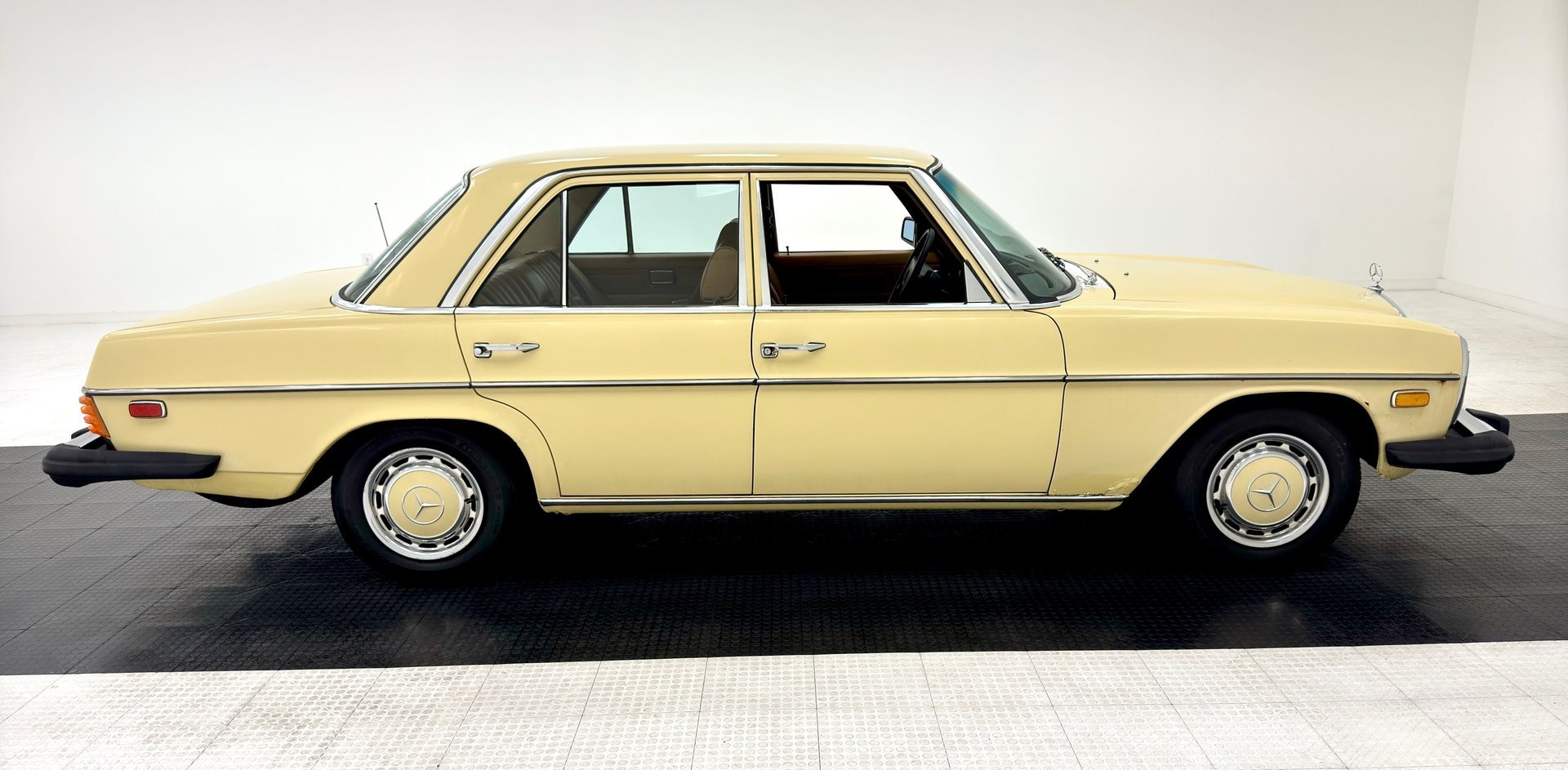 1975 Mercedes-Benz E-Class - Sedan, foto 6