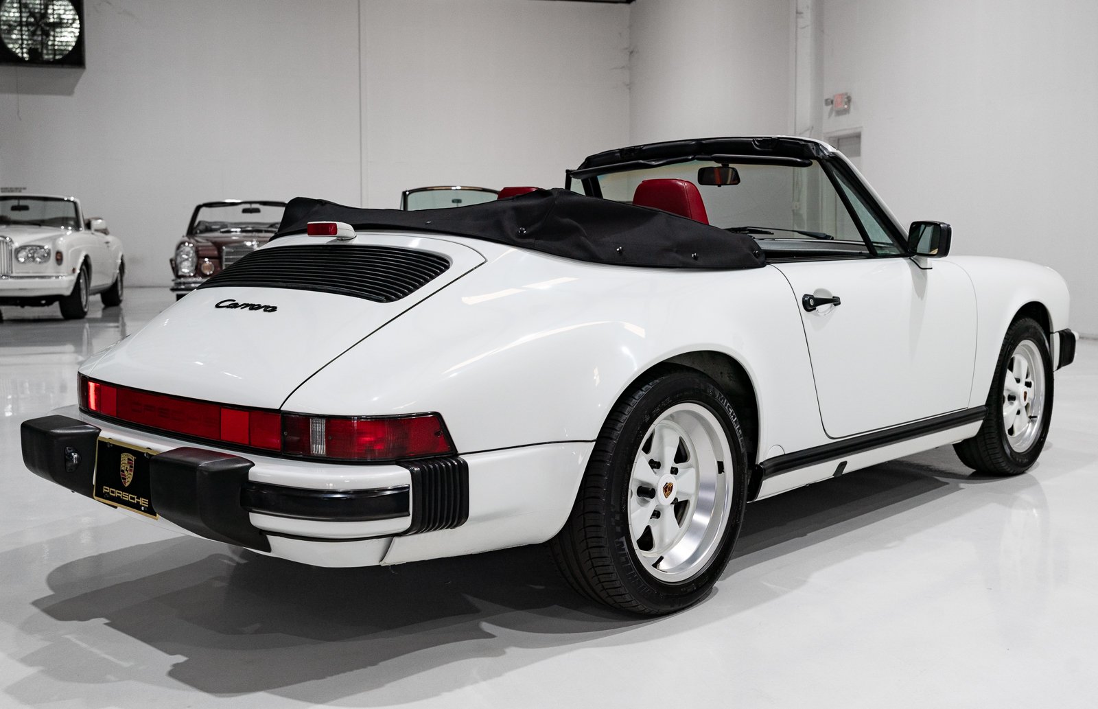 1989 Porsche 911 "G" - CARRERA 3.2 CABRIOLET (G50 FIVE-SPEED, ONLY 35,168 MILES) G50 FIVE-SPEED, ONLY 35,168 MILES, foto 9