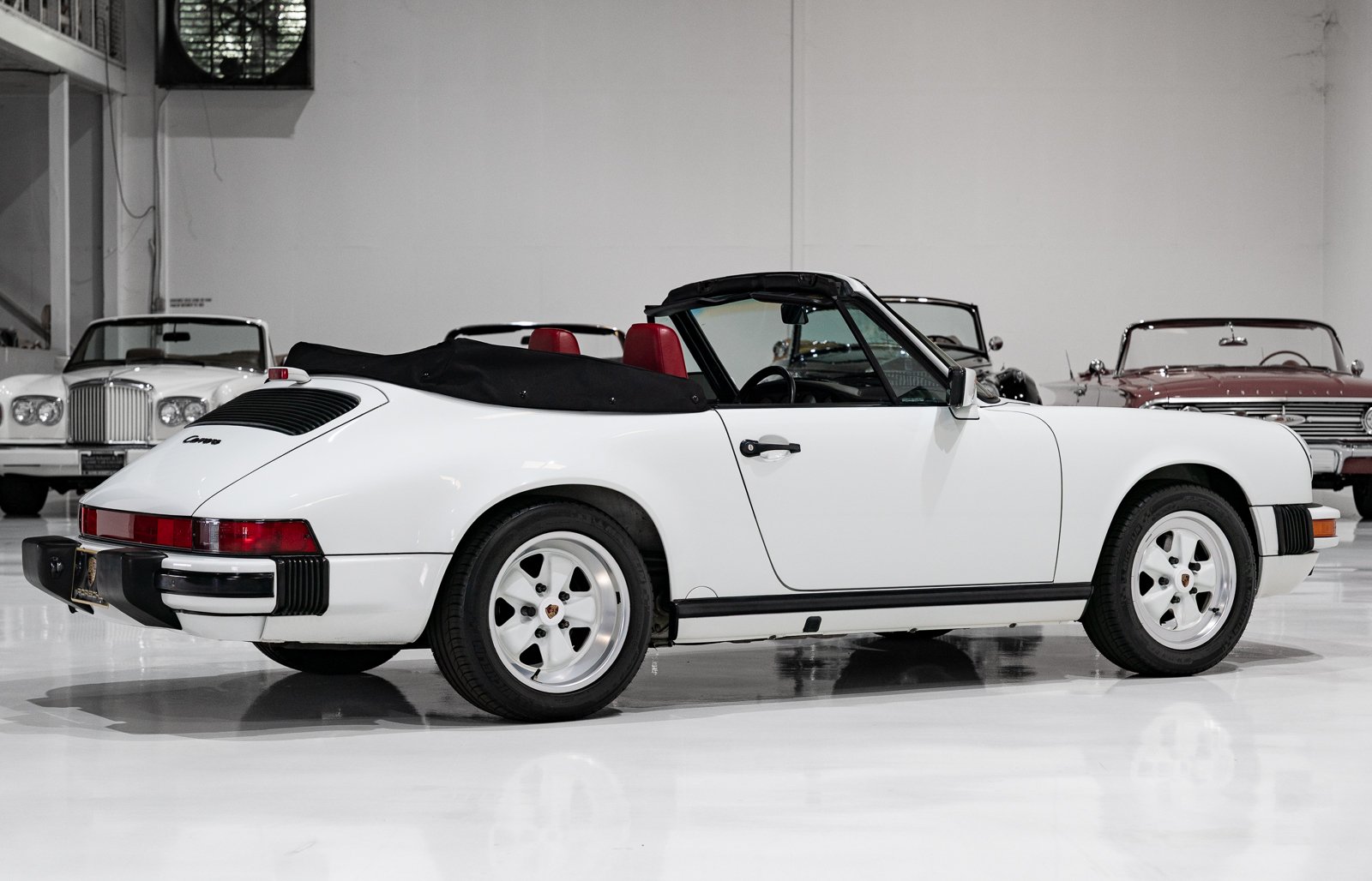 1989 Porsche 911 "G" - CARRERA 3.2 CABRIOLET (G50 FIVE-SPEED, ONLY 35,168 MILES) G50 FIVE-SPEED, ONLY 35,168 MILES, foto 8