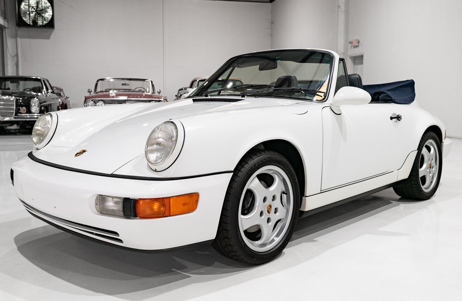 1993 Porsche 911 / 964 Carrera - CARRERA 2 CABRIOLET (FIVE-SPEED MANUAL) FIVE-SPEED MANUAL, foto 4