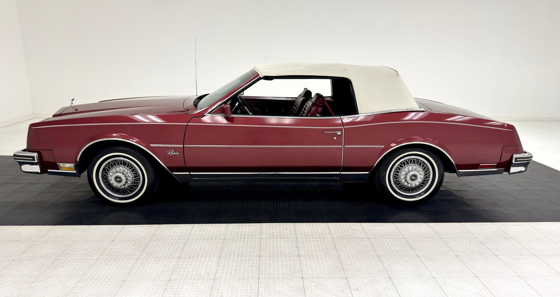 1982 Buick Riviera - Convertible, foto 3