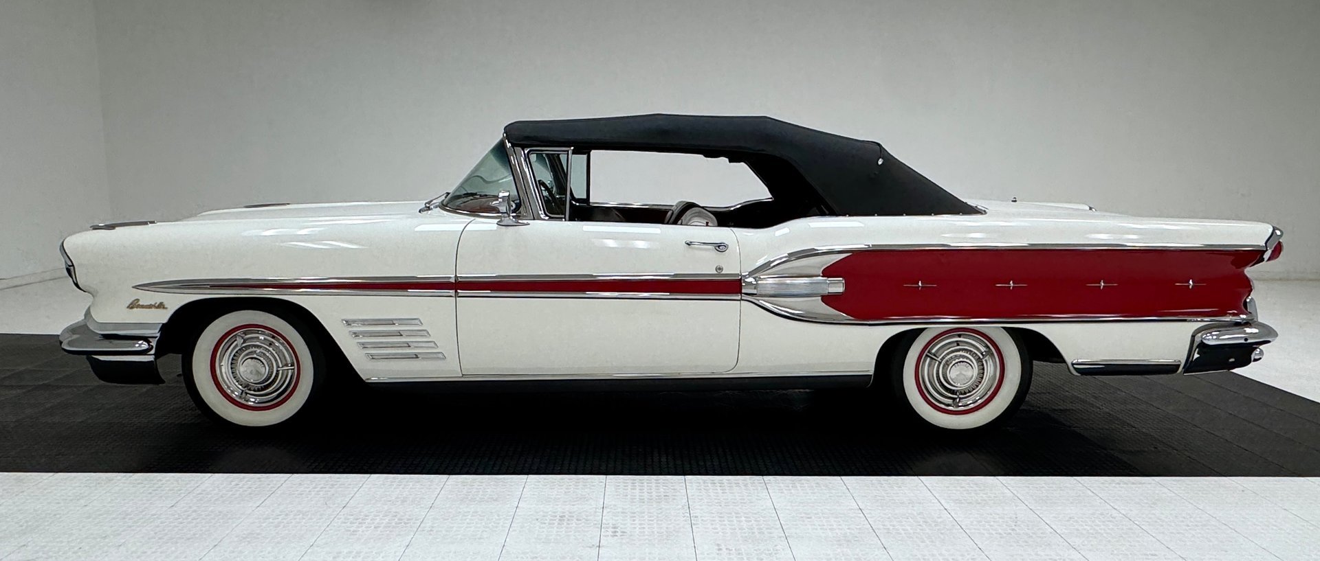 1958 Pontiac Bonneville - Convertible, foto 2