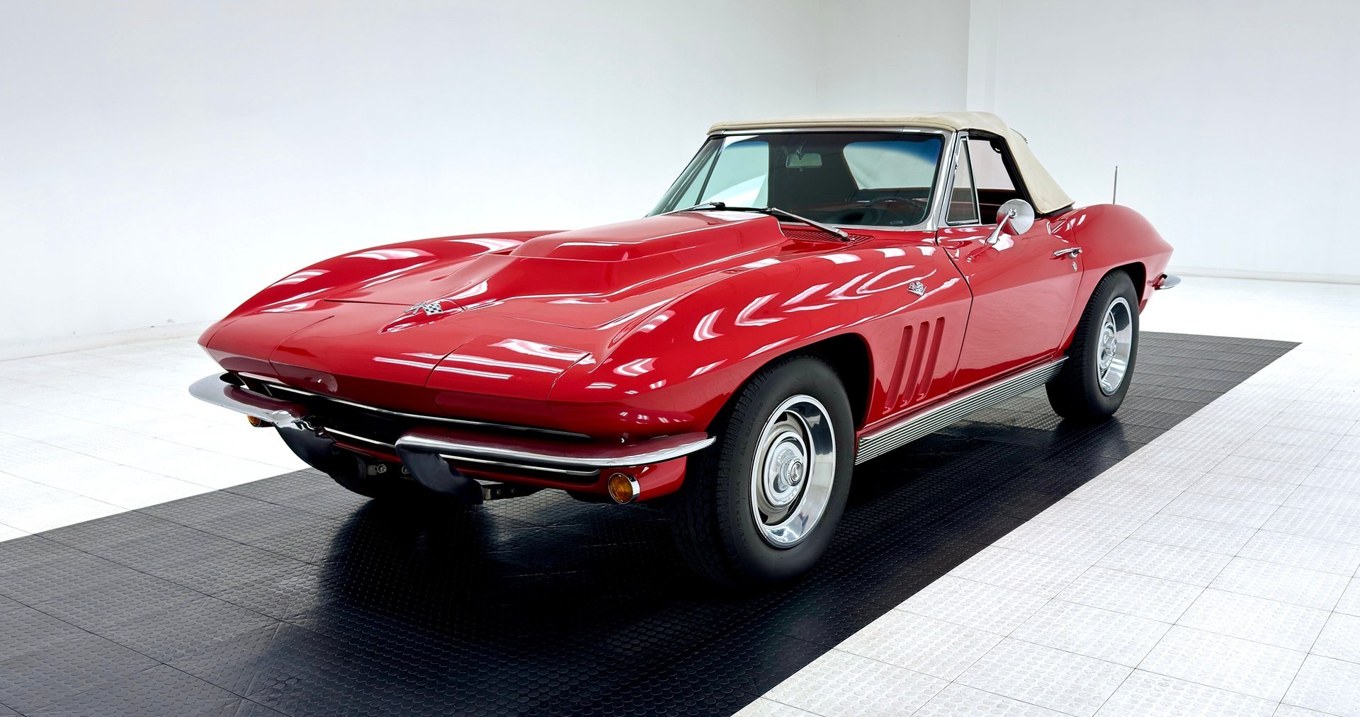 1965 Chevrolet Corvette - Convertible, foto 1