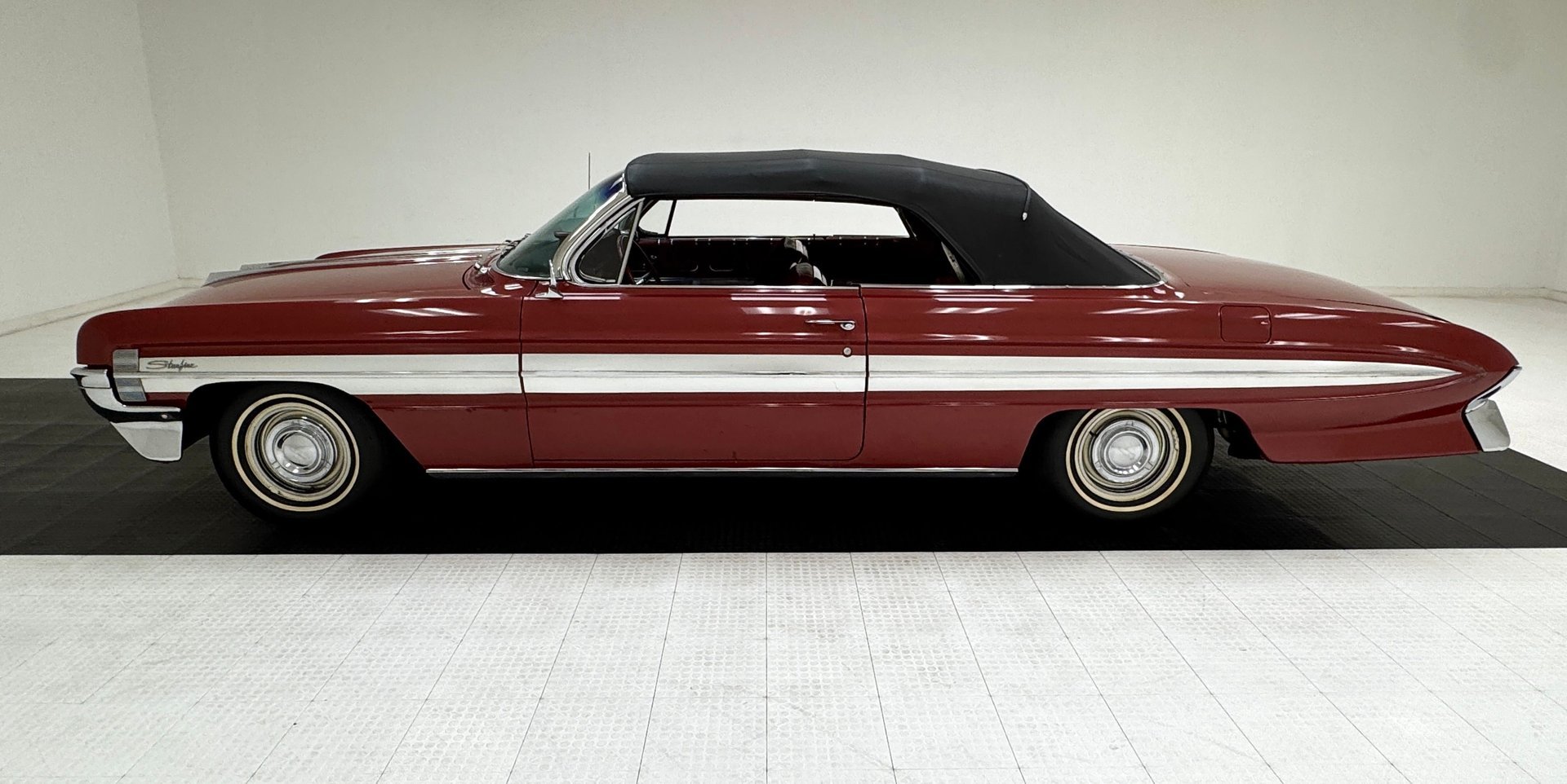 1961 Oldsmobile Starfire - Convertible, foto 3