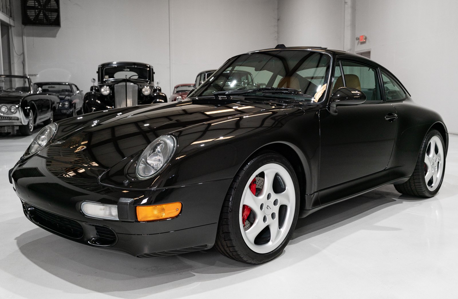 1998 Porsche 911 / 993 Carrera - CARRERA 4S SUNROOF COUPE (SIX-SPEED MANUAL, ONLY 1,926 MILES) SIX-SPEED MANUAL, ONLY 1,926 MILES, foto 3