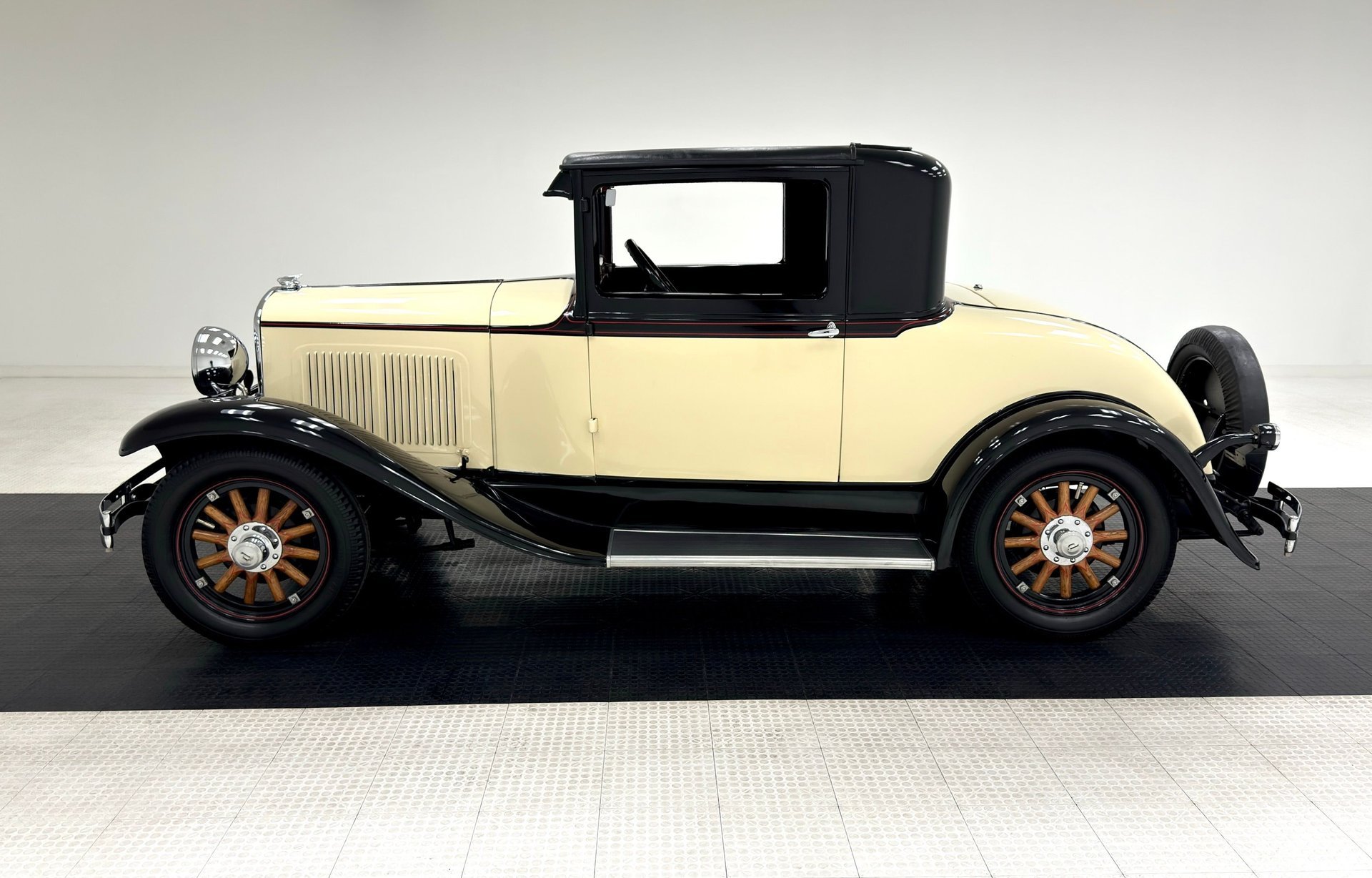 1929 Plymouth Model U - Deluxe Coupe, foto 2
