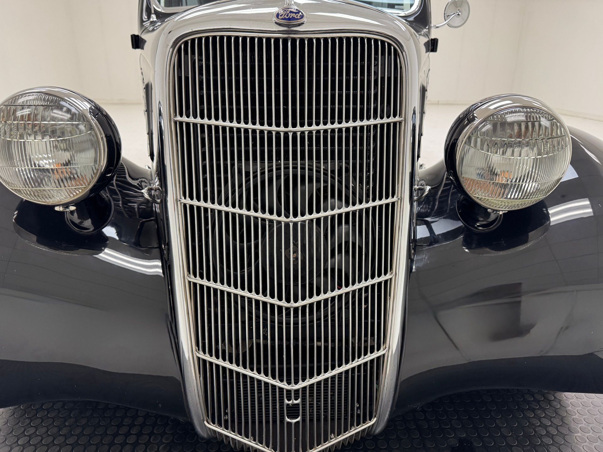 1935 Ford Model 48 - Deluxe Tudor Sedan, foto 9