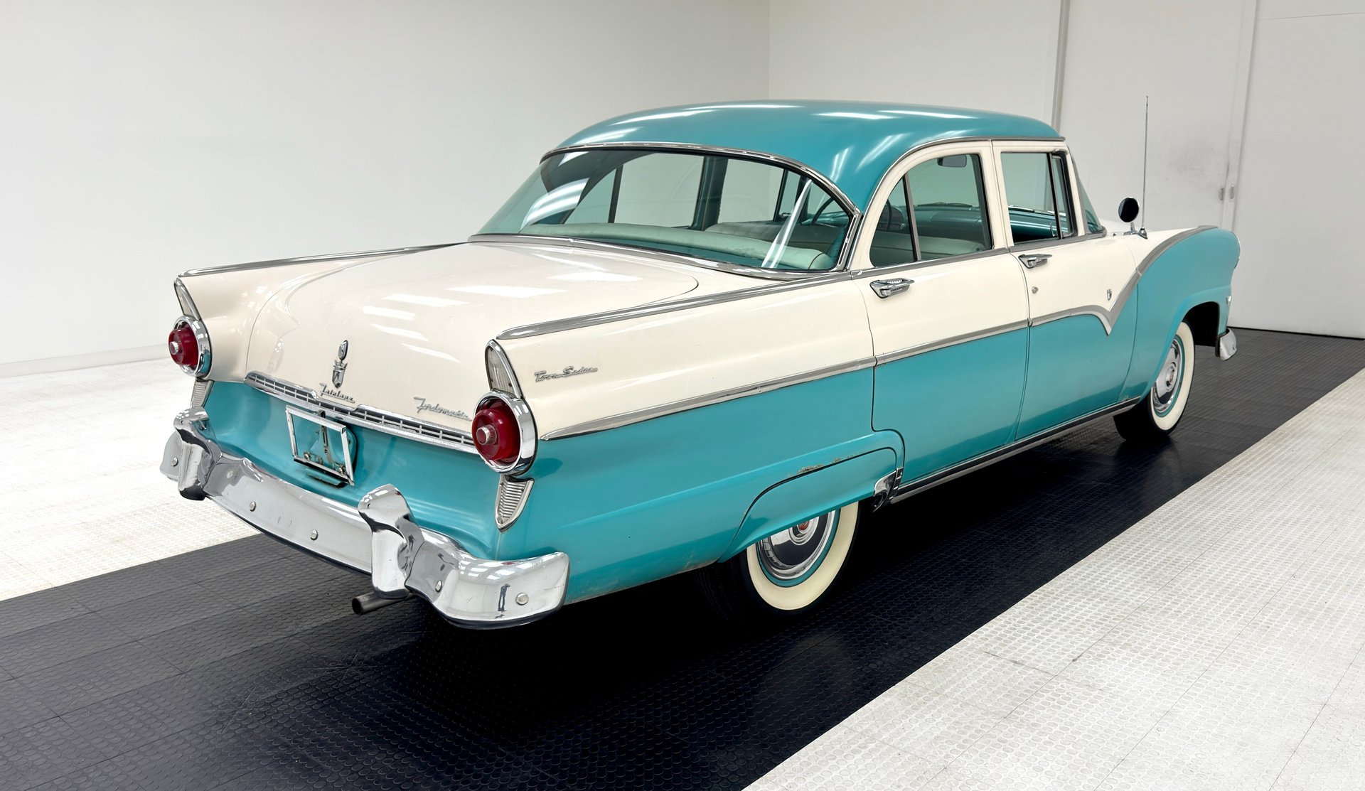 1955 Ford Fairlane - Town Sedan, foto 5