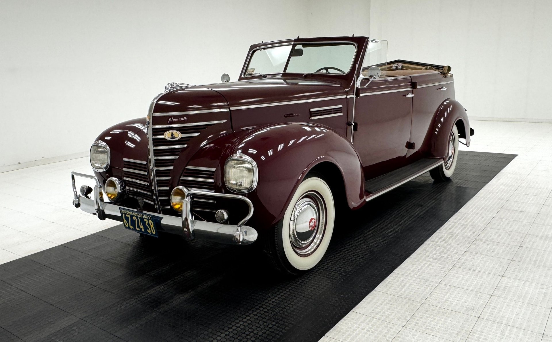 1939 Plymouth P8 - Convertible Sedan, foto 2