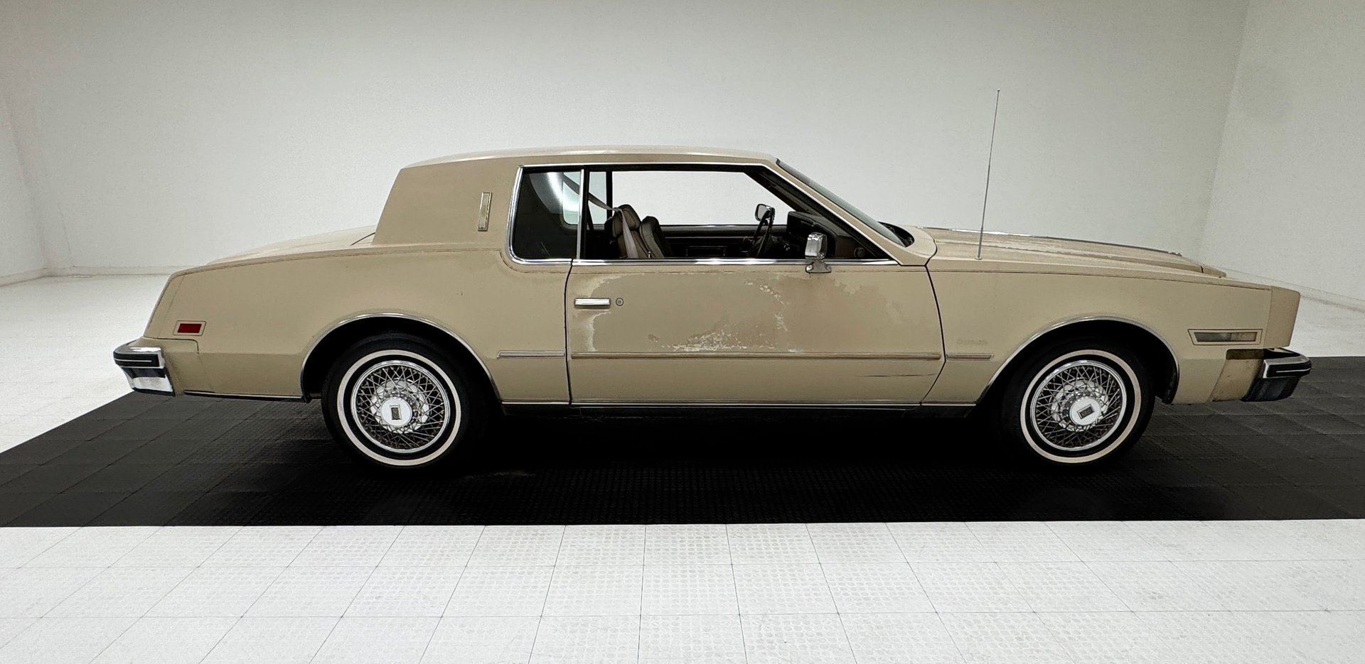 1985 Oldsmobile Toronado - Brougham 2 Door Hardtop, foto 6