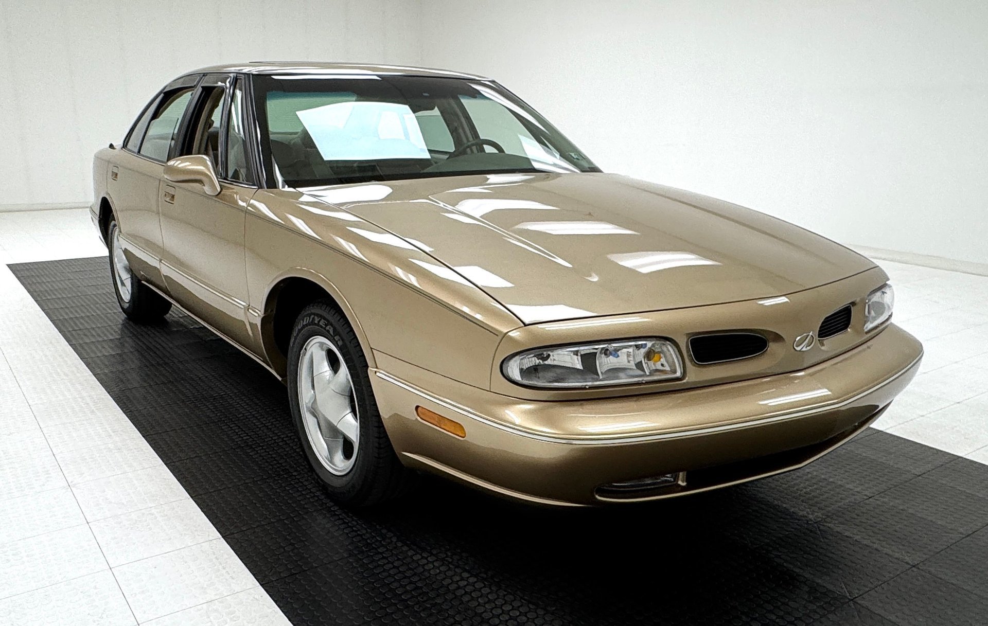1998 Oldsmobile LSS - 4 Door Sedan, foto 7